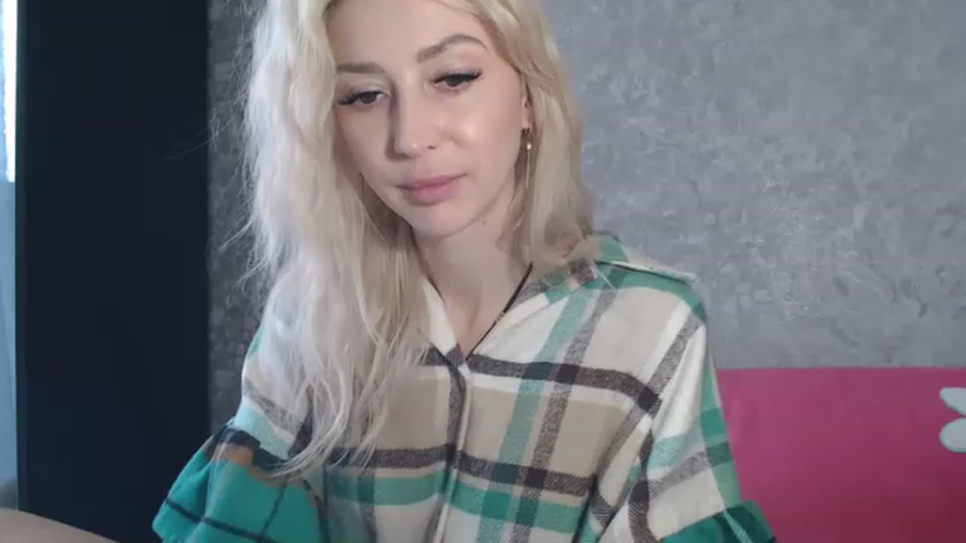 Gallery image thumbnail from Your_Eyes__'s myfreecams stream on, 04/22/2023, 12:28 image 10 of 20