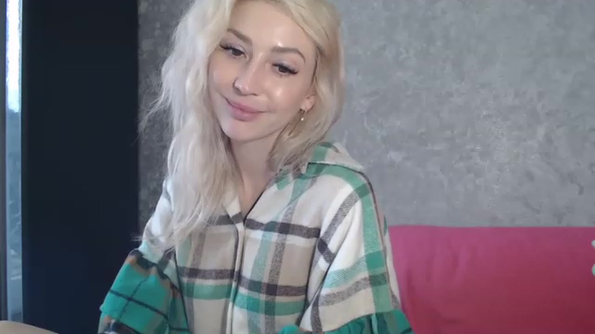 Gallery image thumbnail from Your_Eyes__'s myfreecams stream on, 04/22/2023, 12:28 image 3 of 20