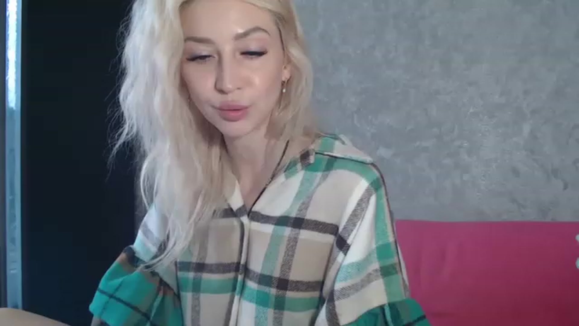 Gallery image thumbnail from Your_Eyes__'s myfreecams stream on, 04/22/2023, 12:28 image 1 of 20