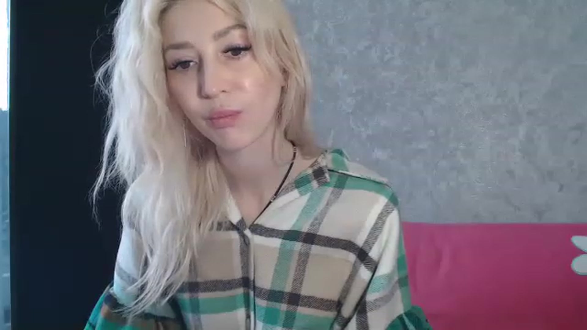 Gallery image thumbnail from Your_Eyes__'s myfreecams stream on, 04/22/2023, 12:28 image 17 of 20