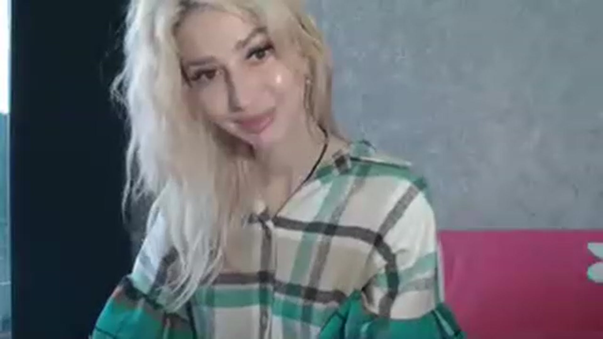 Gallery image thumbnail from Your_Eyes__'s myfreecams stream on, 04/22/2023, 12:28 image 15 of 20