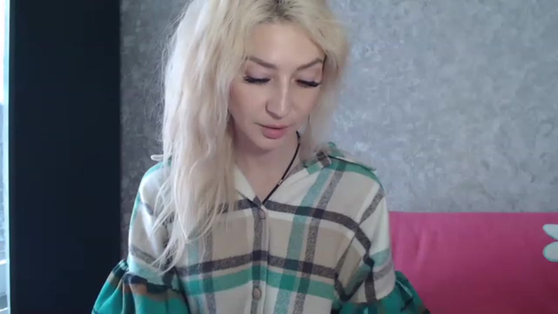 Gallery image thumbnail from Your_Eyes__'s myfreecams stream on, 04/22/2023, 13:00 image 7 of 20