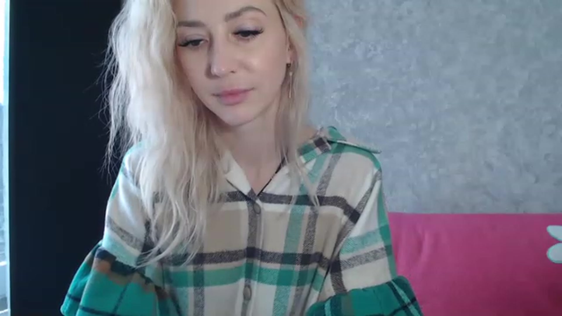 Gallery image thumbnail from Your_Eyes__'s myfreecams stream on, 04/22/2023, 13:00 image 5 of 20