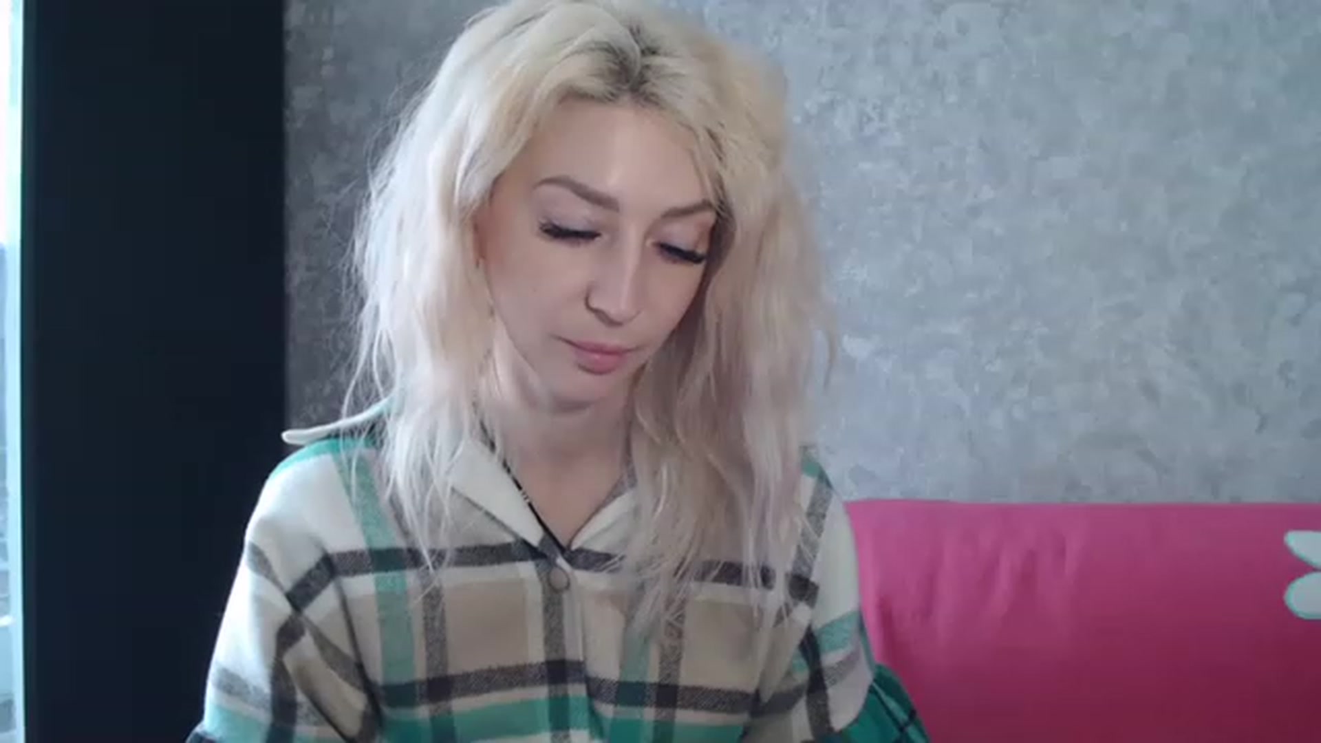 Gallery image thumbnail from Your_Eyes__'s myfreecams stream on, 04/22/2023, 14:19 image 2 of 20