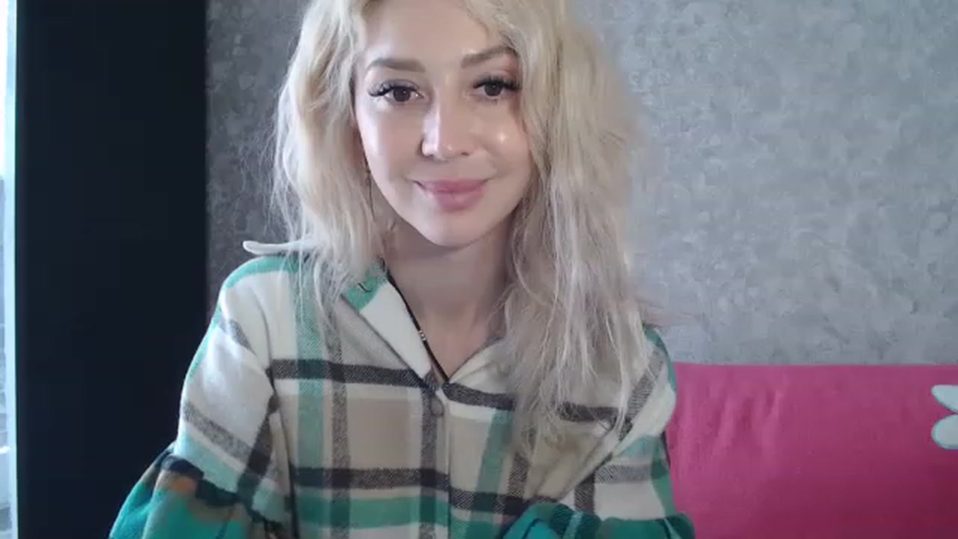 Gallery image thumbnail from Your_Eyes__'s myfreecams stream on, 04/22/2023, 14:19 image 1 of 20