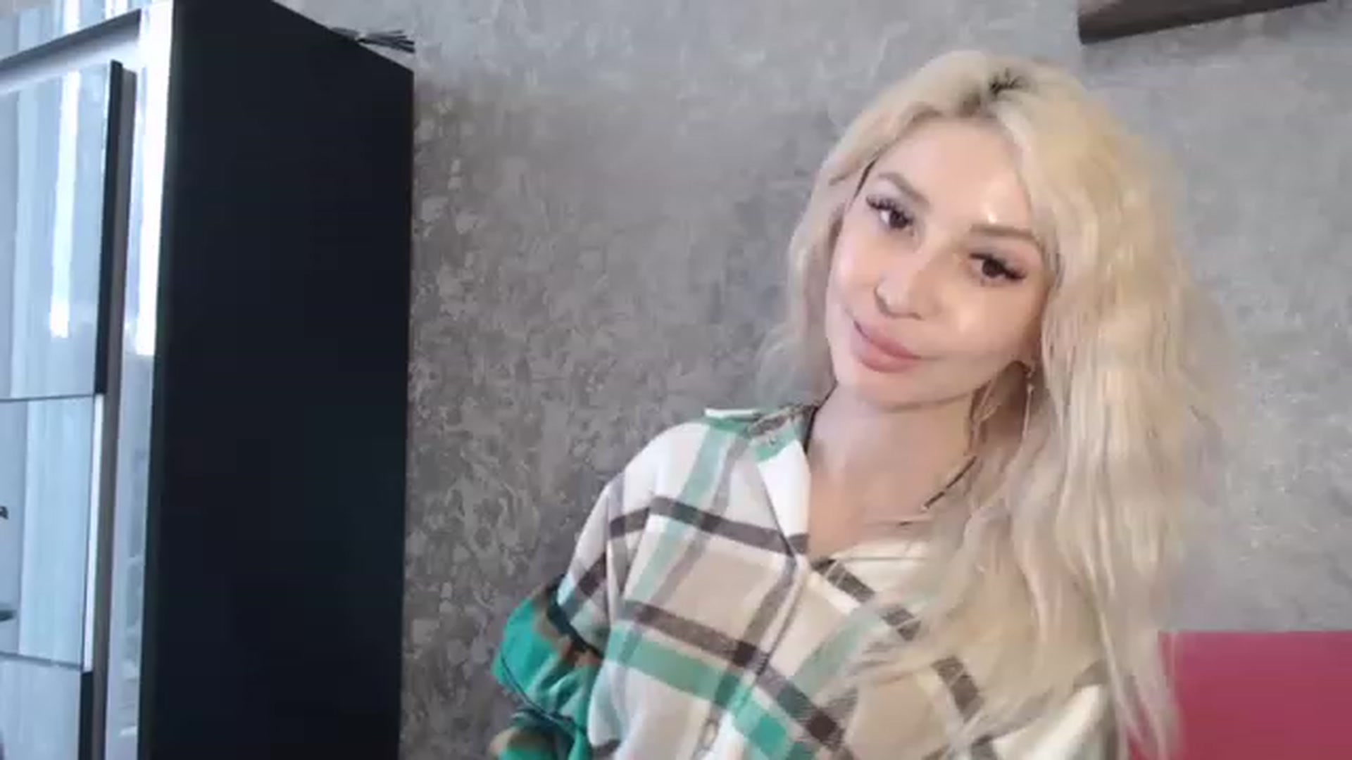 Gallery image thumbnail from Your_Eyes__'s myfreecams stream on, 04/22/2023, 14:19 image 12 of 20