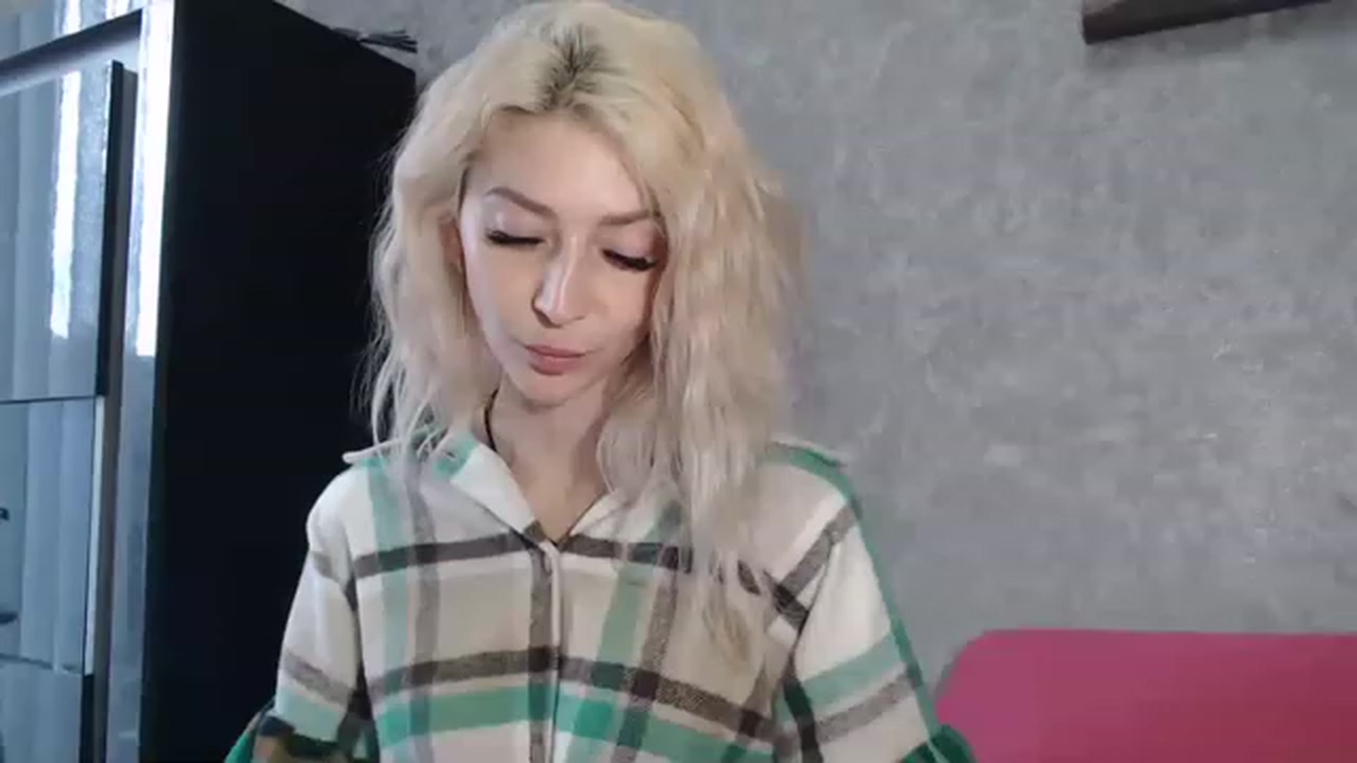Gallery image thumbnail from Your_Eyes__'s myfreecams stream on, 04/22/2023, 14:19 image 19 of 20