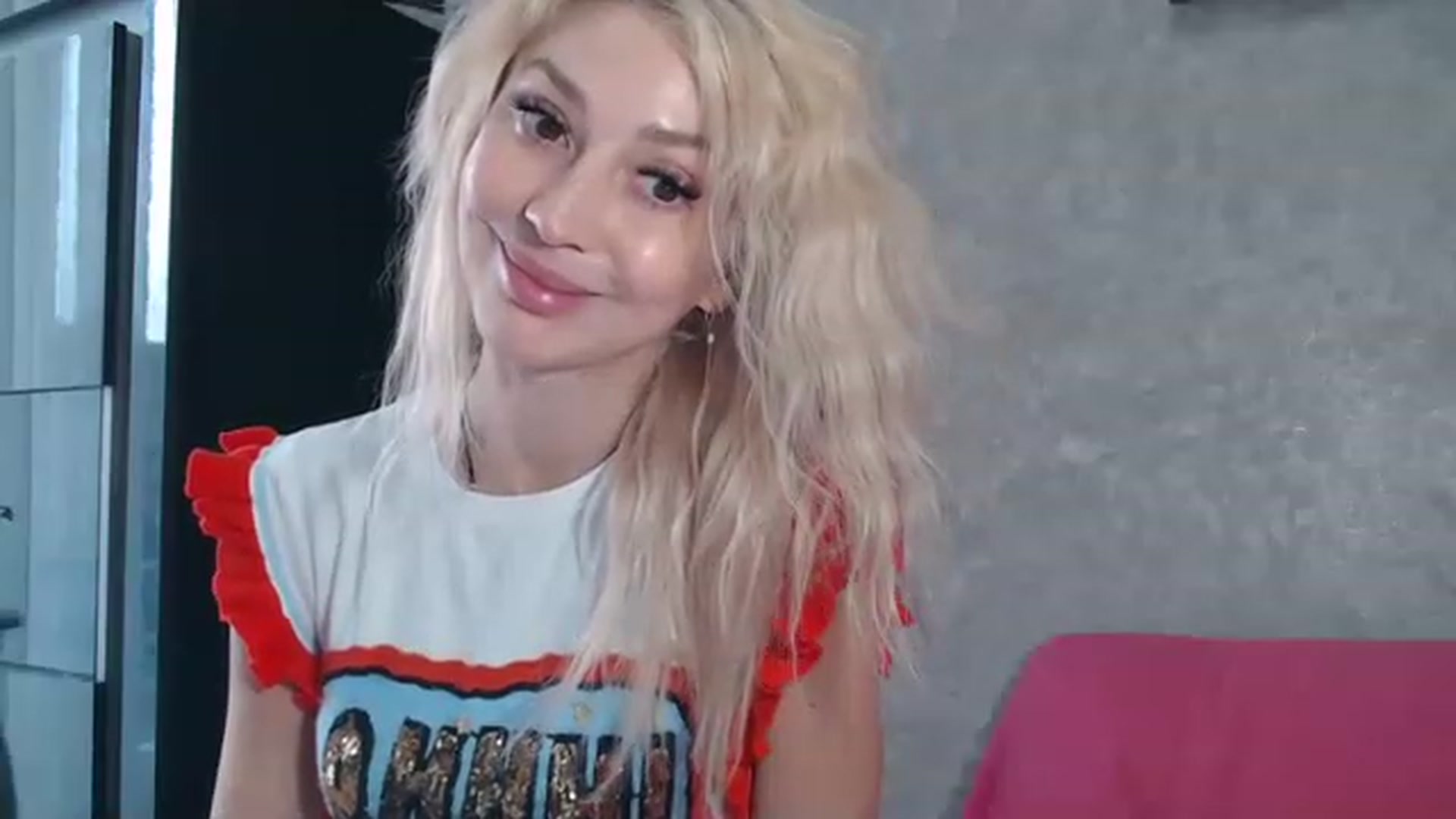 Gallery image thumbnail from Your_Eyes__'s myfreecams stream on, 04/22/2023, 15:55 image 14 of 20