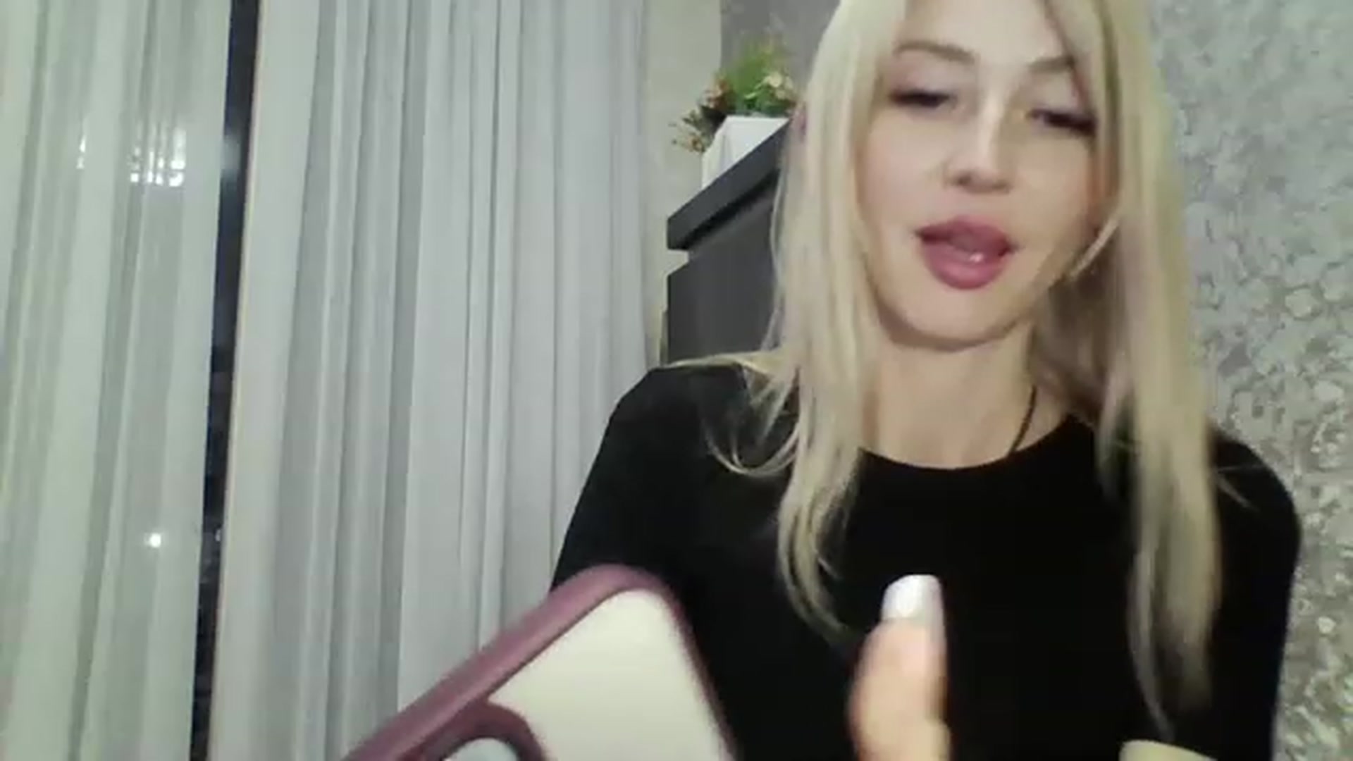 Gallery image thumbnail from Your_Eyes__'s myfreecams stream on, 05/06/2023, 19:48 image 20 of 20