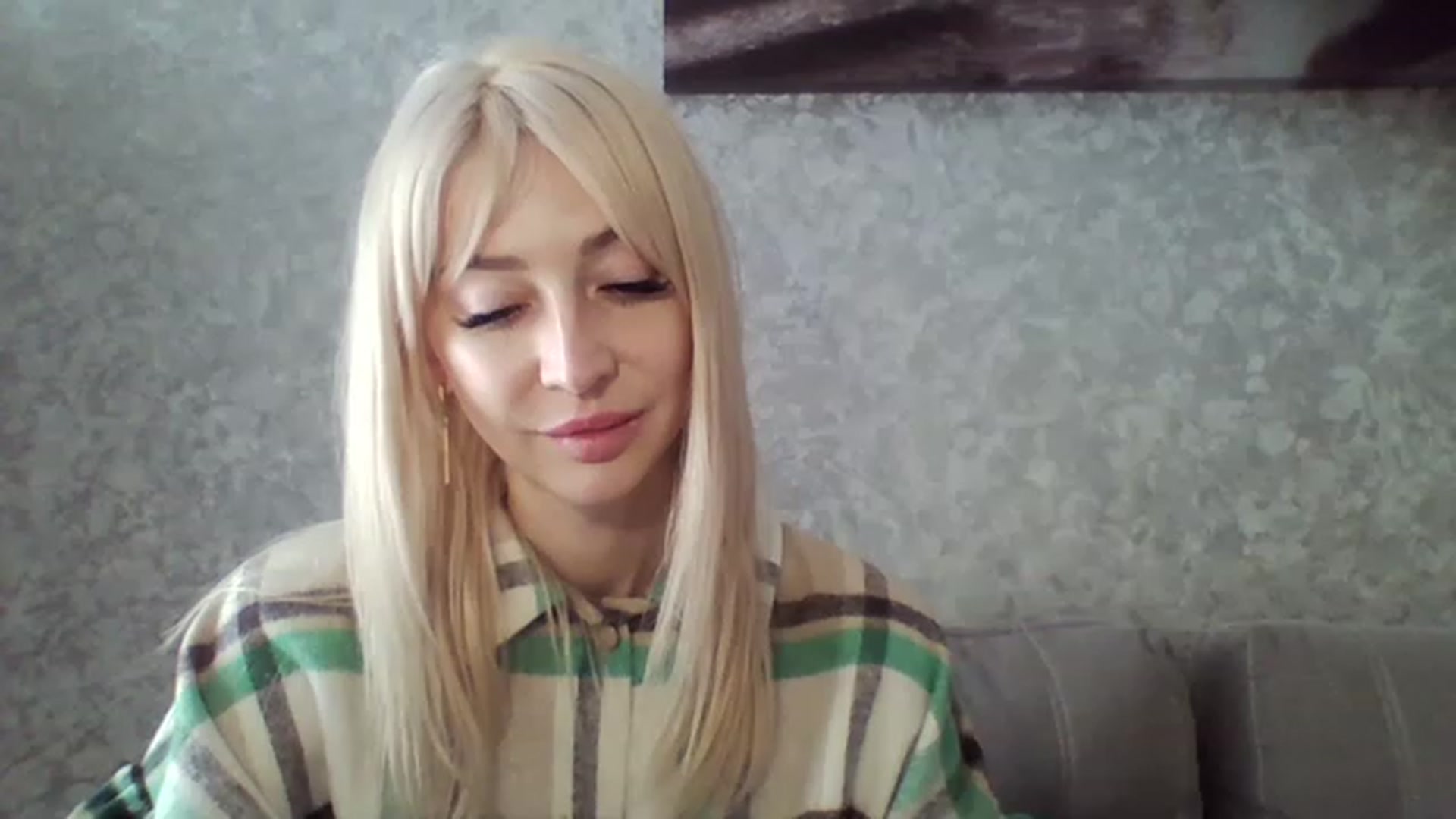 Gallery image thumbnail from Your_Eyes__'s myfreecams stream on, 05/09/2023, 13:01 image 7 of 20