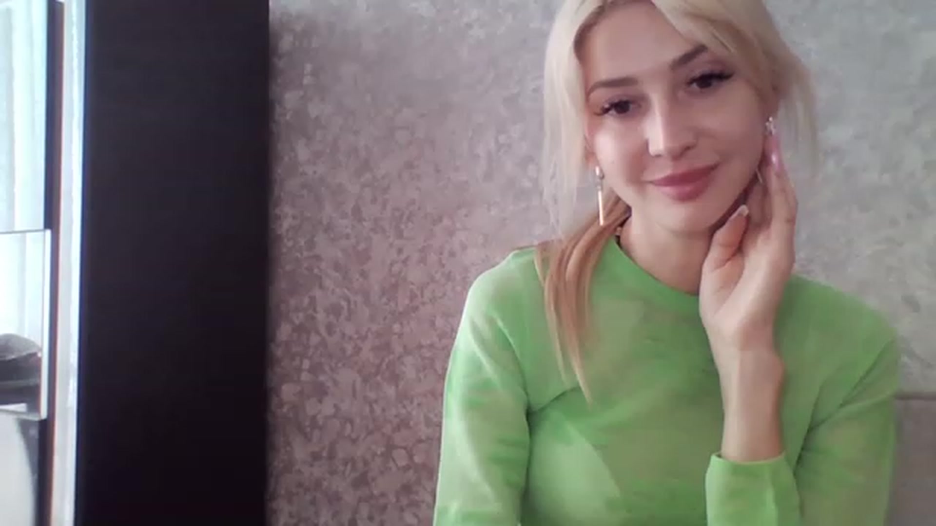 Gallery image thumbnail from Your_Eyes__'s myfreecams stream on, 05/17/2023, 15:57 image 13 of 20