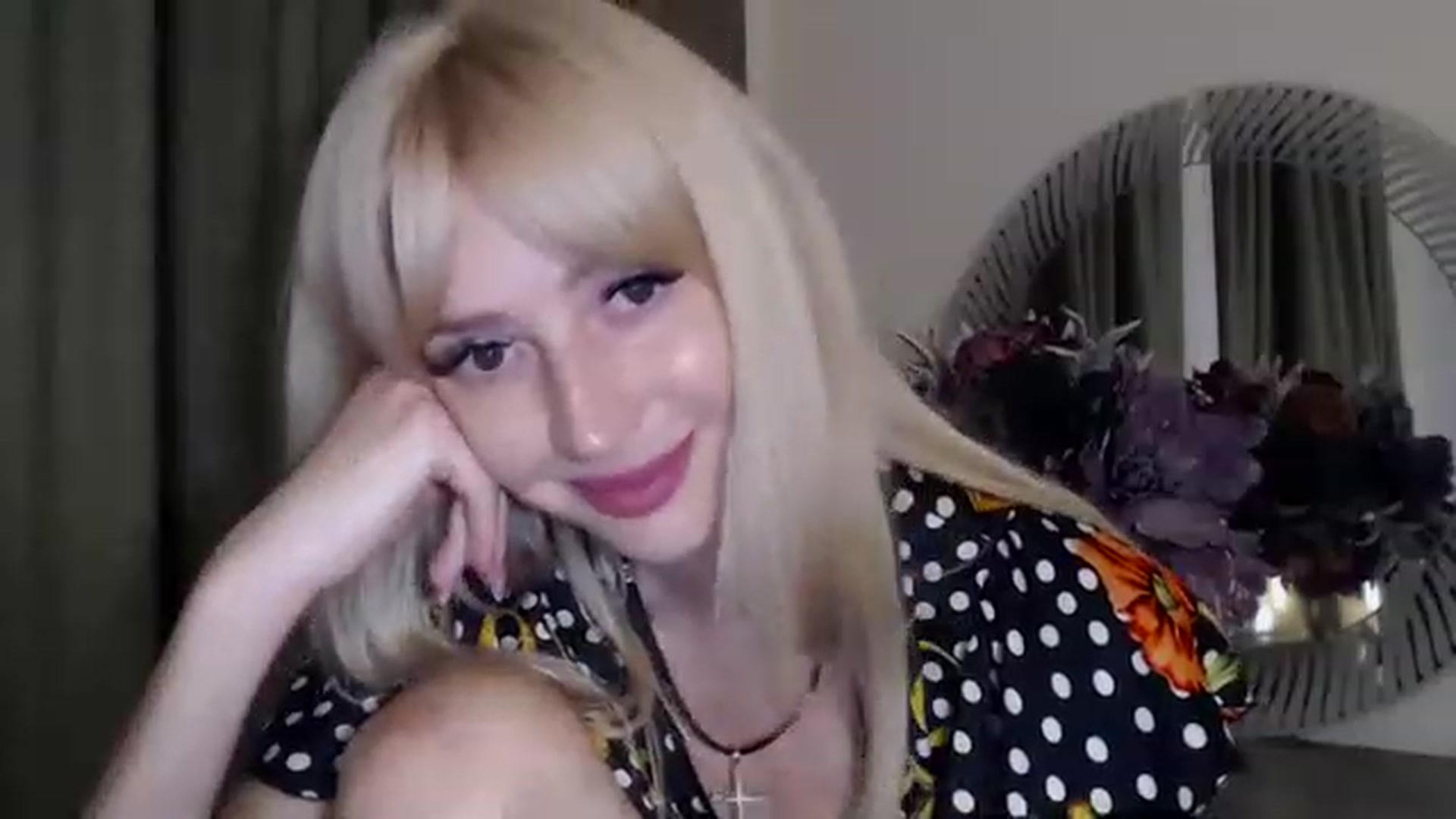 Gallery image thumbnail from Your_Eyes__'s myfreecams stream on, 06/08/2023, 17:49 image 19 of 20