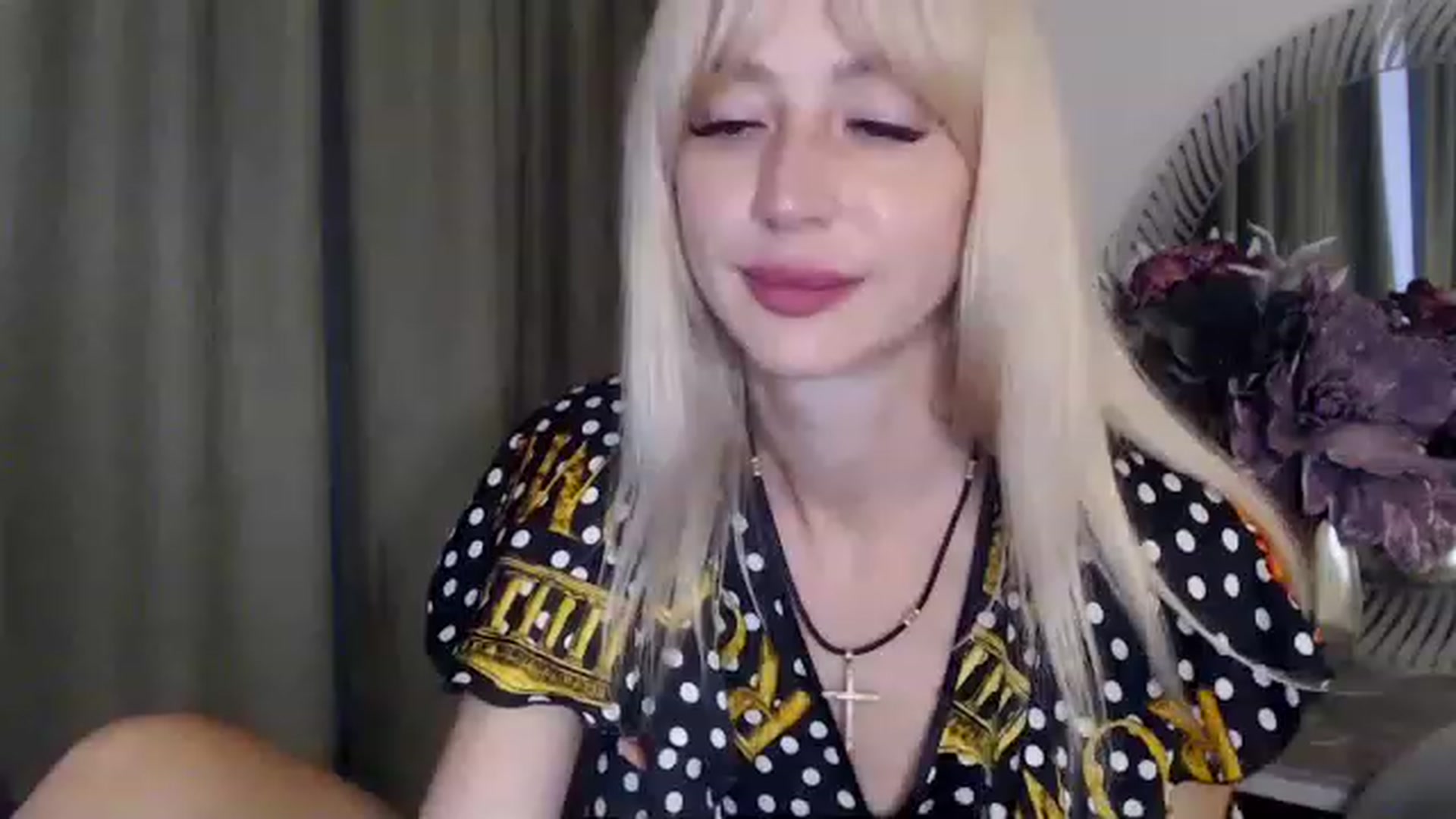 Gallery image thumbnail from Your_Eyes__'s myfreecams stream on, 06/08/2023, 17:49 image 10 of 20
