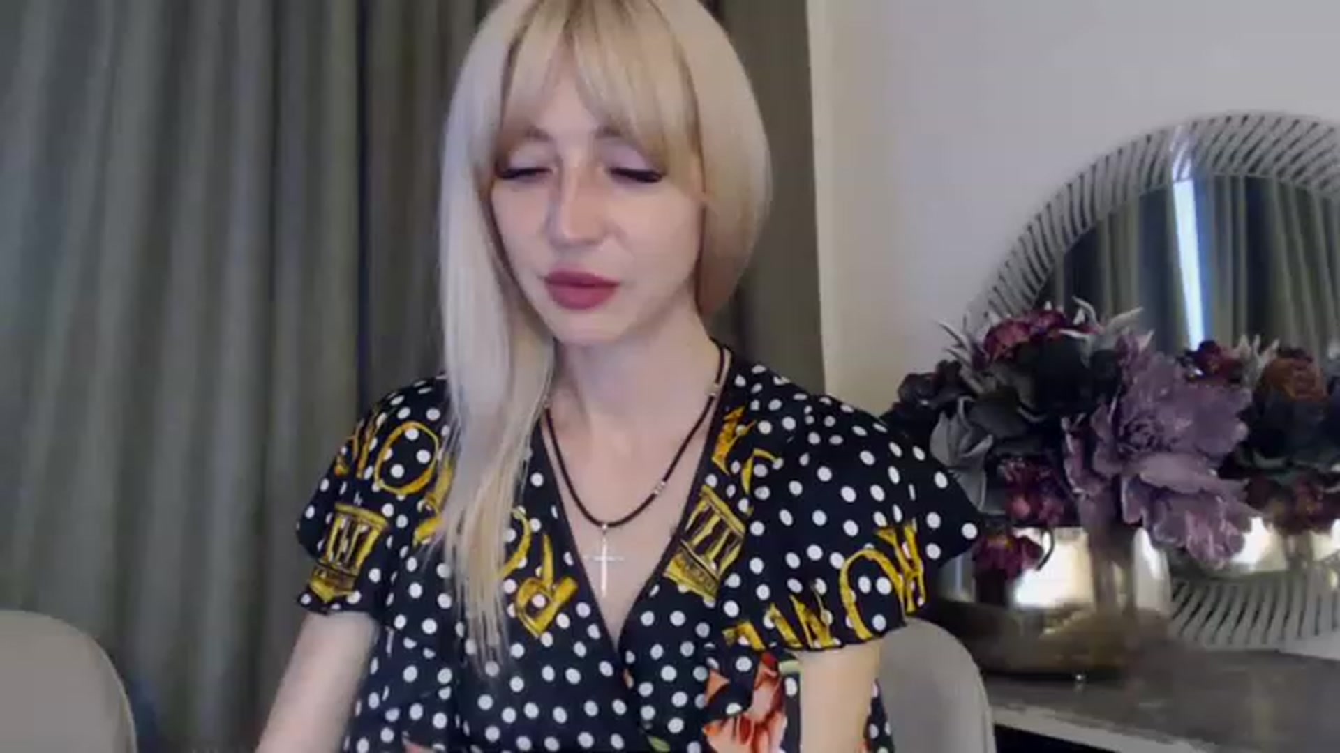Gallery image thumbnail from Your_Eyes__'s myfreecams stream on, 06/08/2023, 17:49 image 4 of 20