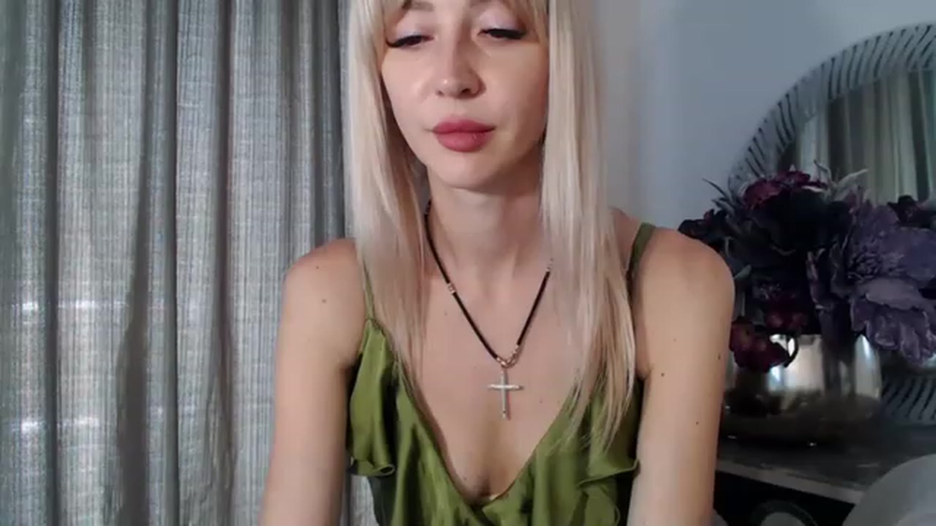 Gallery image thumbnail from Your_Eyes__'s myfreecams stream on, 06/09/2023, 11:42 image 4 of 20