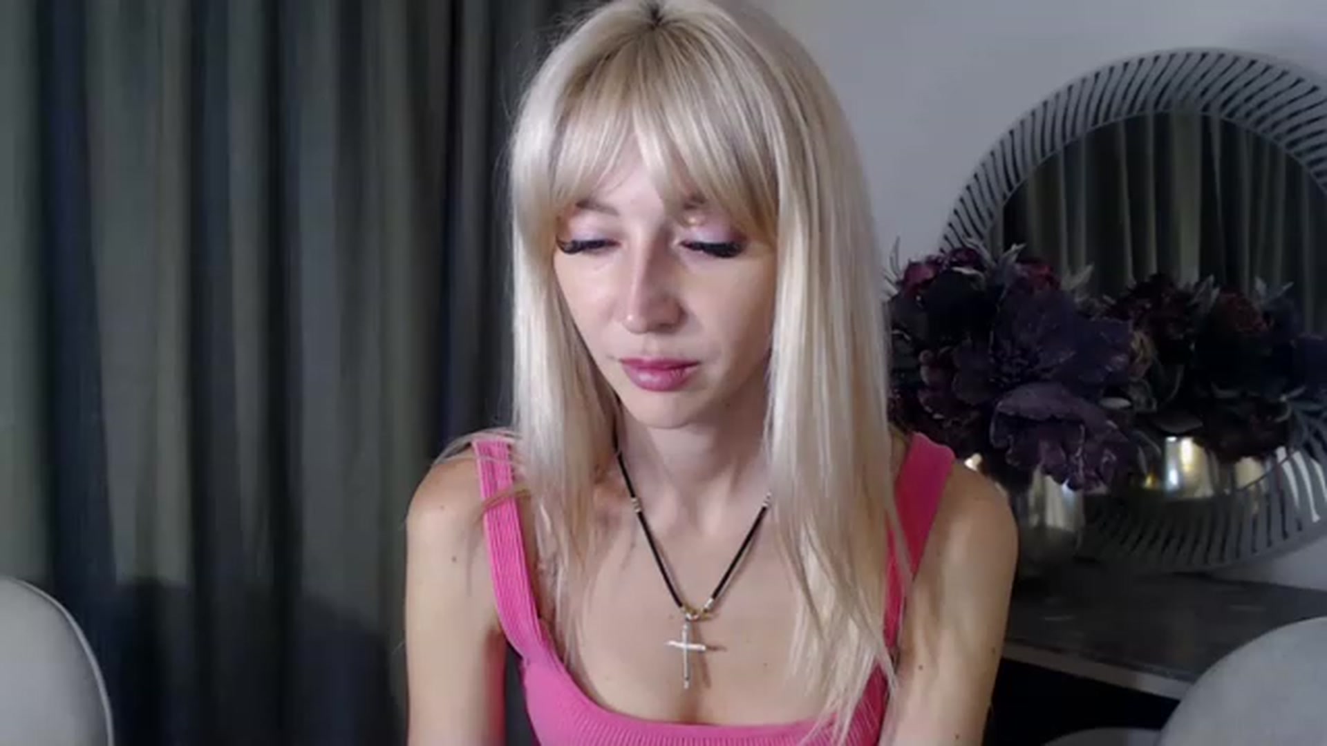 Gallery image thumbnail from Your_Eyes__'s myfreecams stream on, 06/09/2023, 14:38 image 19 of 20