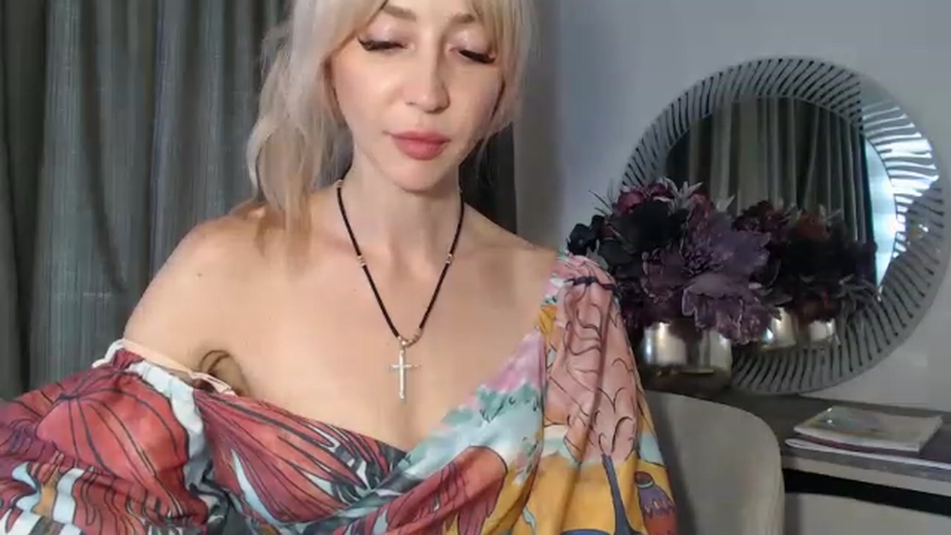 Gallery image thumbnail from Your_Eyes__'s myfreecams stream on, 06/13/2023, 12:59 image 14 of 20