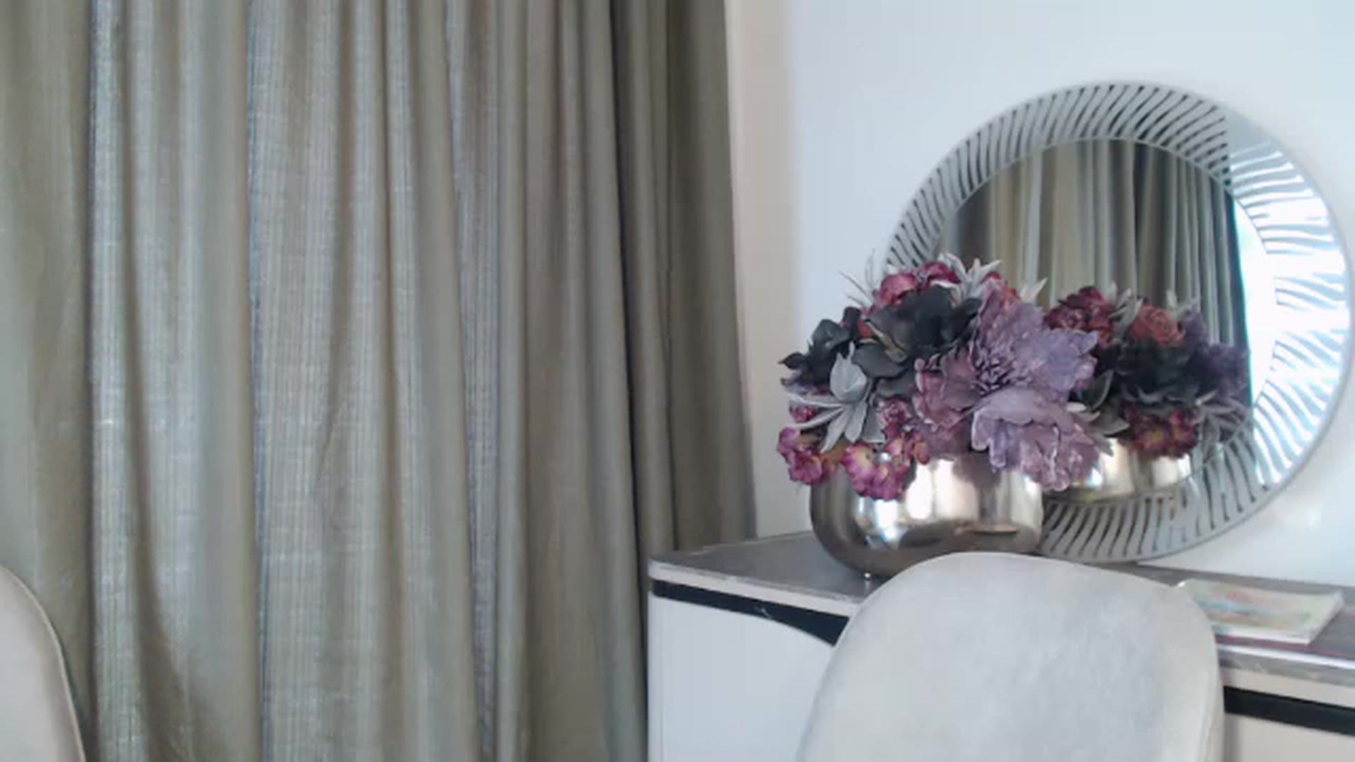 Gallery image thumbnail from Your_Eyes__'s myfreecams stream on, 06/13/2023, 12:59 image 10 of 20