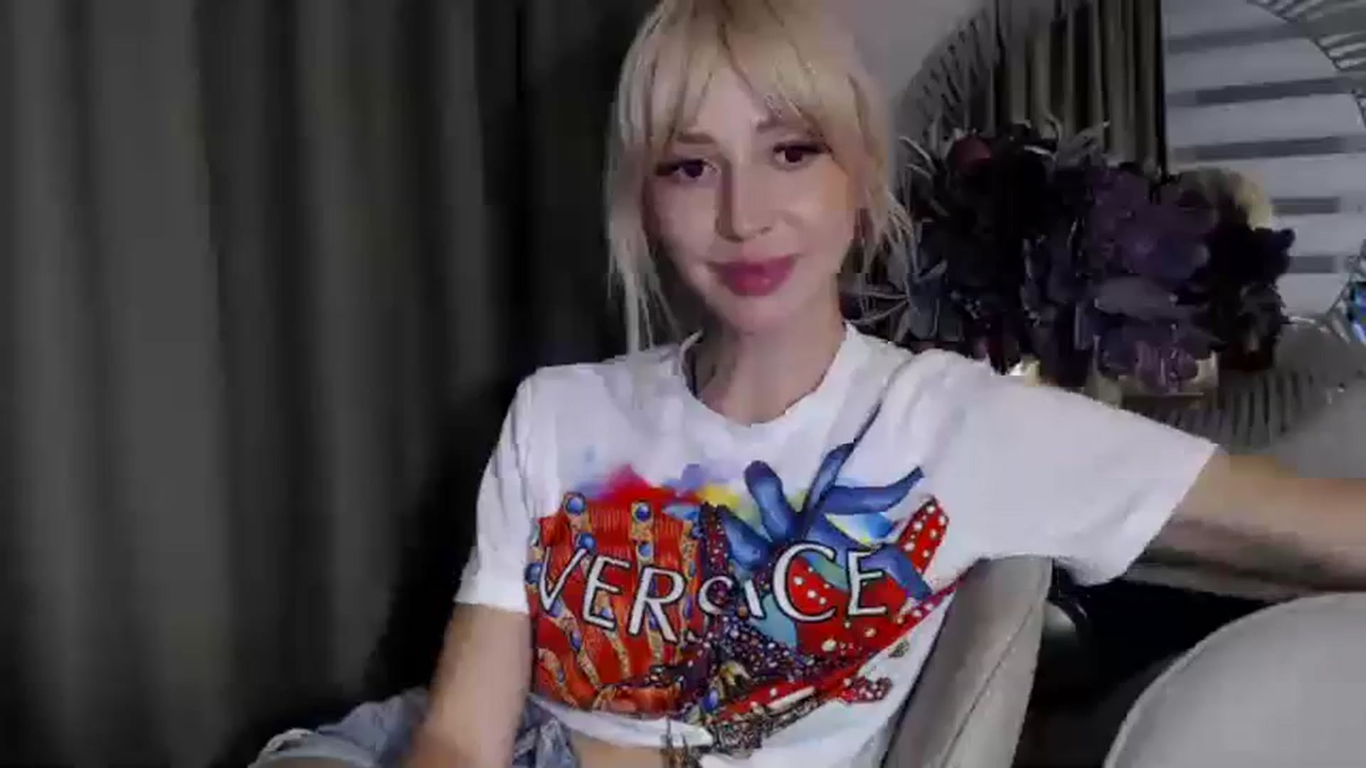 Gallery image thumbnail from Your_Eyes__'s myfreecams stream on, 06/13/2023, 20:09 image 4 of 20