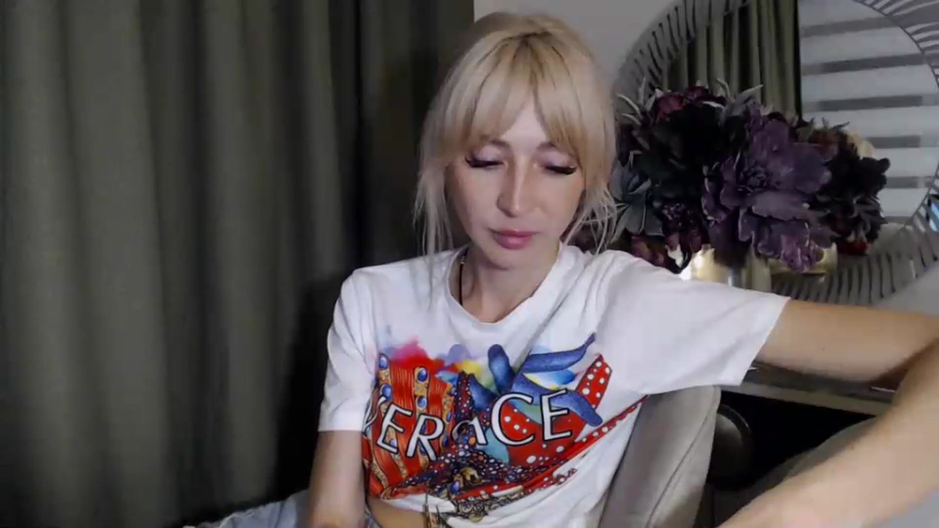 Gallery image thumbnail from Your_Eyes__'s myfreecams stream on, 06/13/2023, 20:09 image 5 of 20