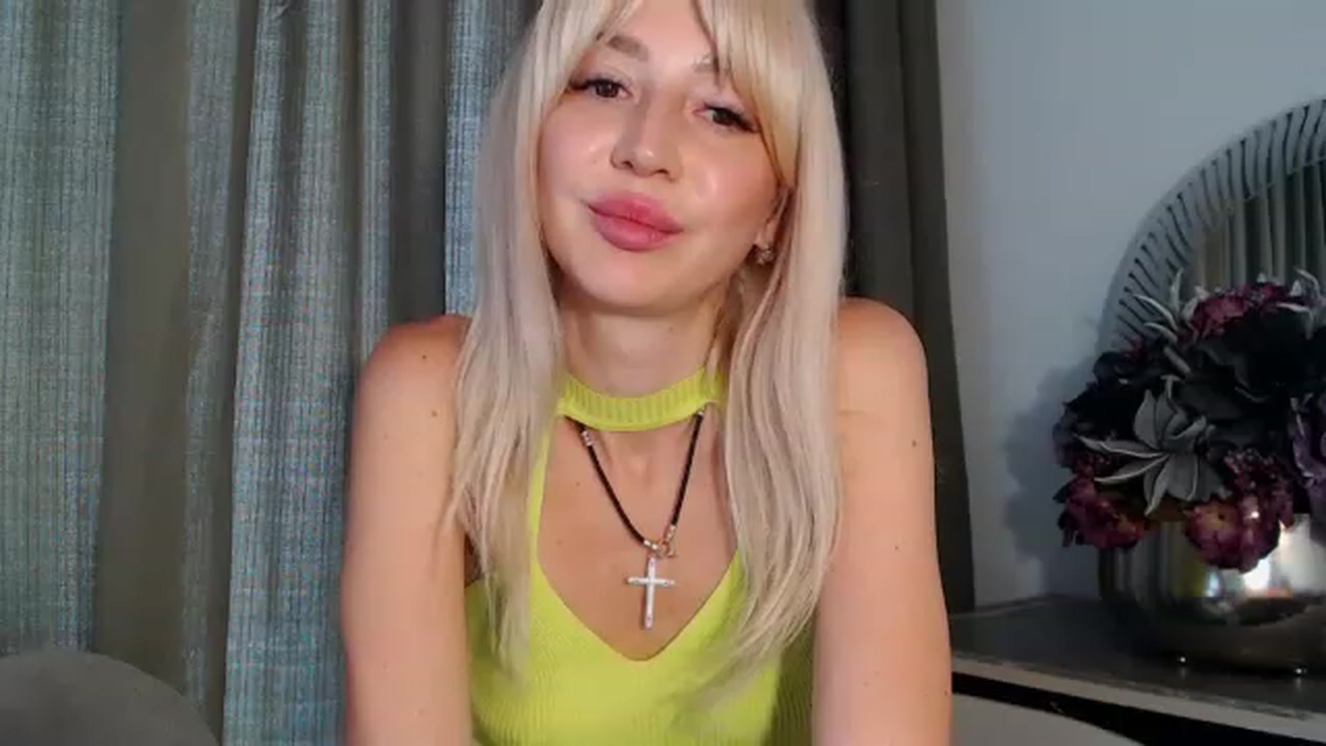 Gallery image thumbnail from Your_Eyes__'s myfreecams stream on, 06/22/2023, 13:57 image 5 of 20