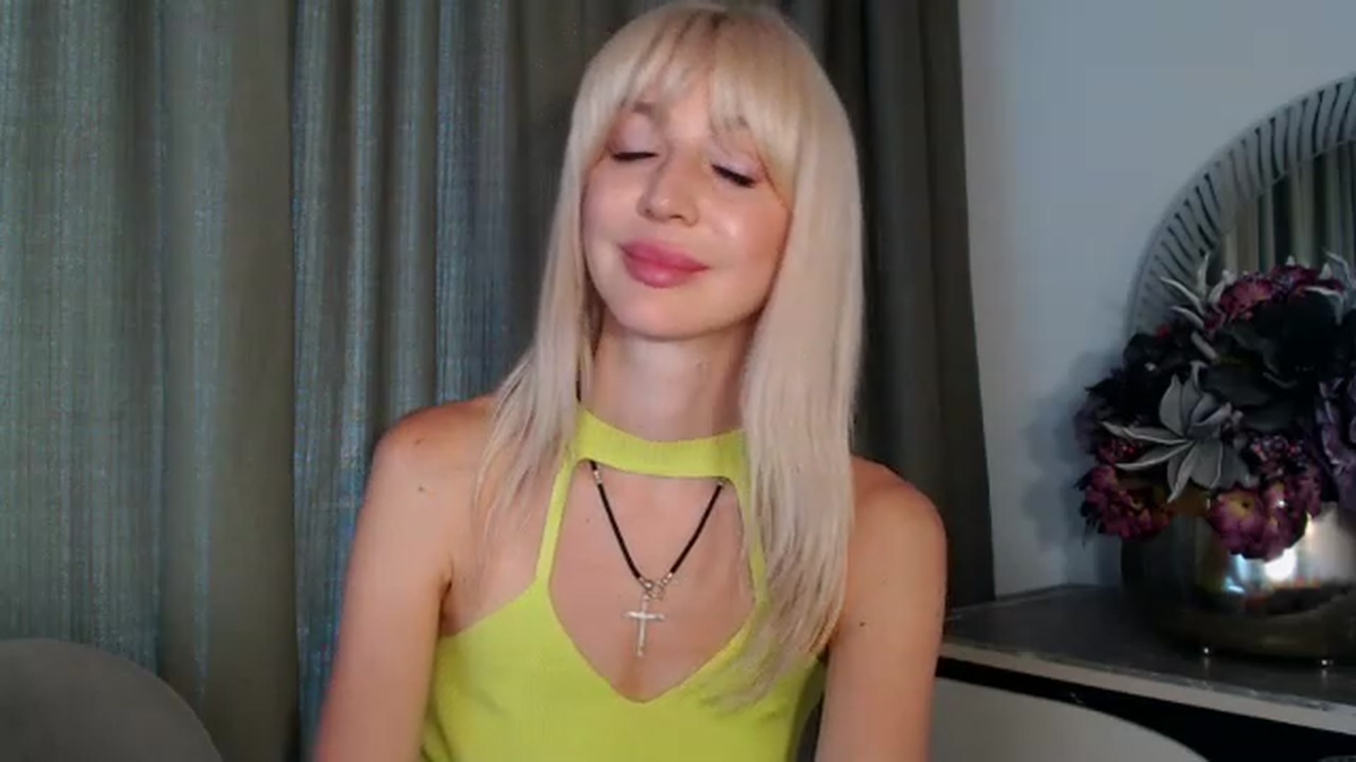 Gallery image thumbnail from Your_Eyes__'s myfreecams stream on, 06/22/2023, 13:57 image 18 of 20