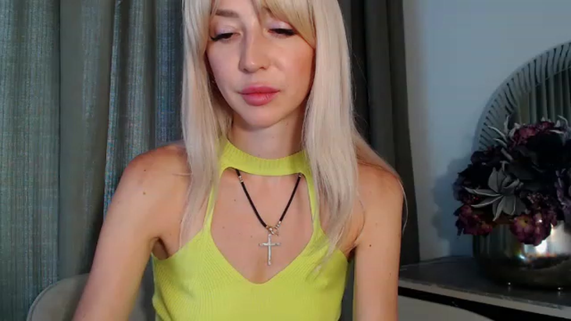 Gallery image thumbnail from Your_Eyes__'s myfreecams stream on, 06/22/2023, 13:57 image 4 of 20