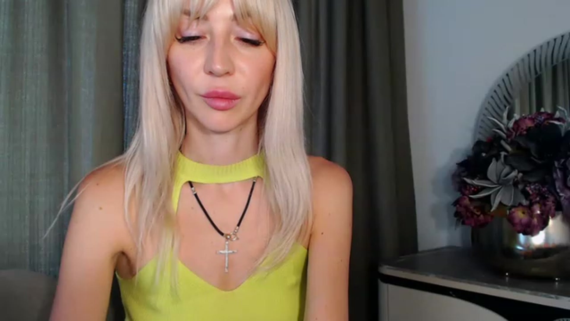 Gallery image thumbnail from Your_Eyes__'s myfreecams stream on, 06/22/2023, 13:57 image 19 of 20