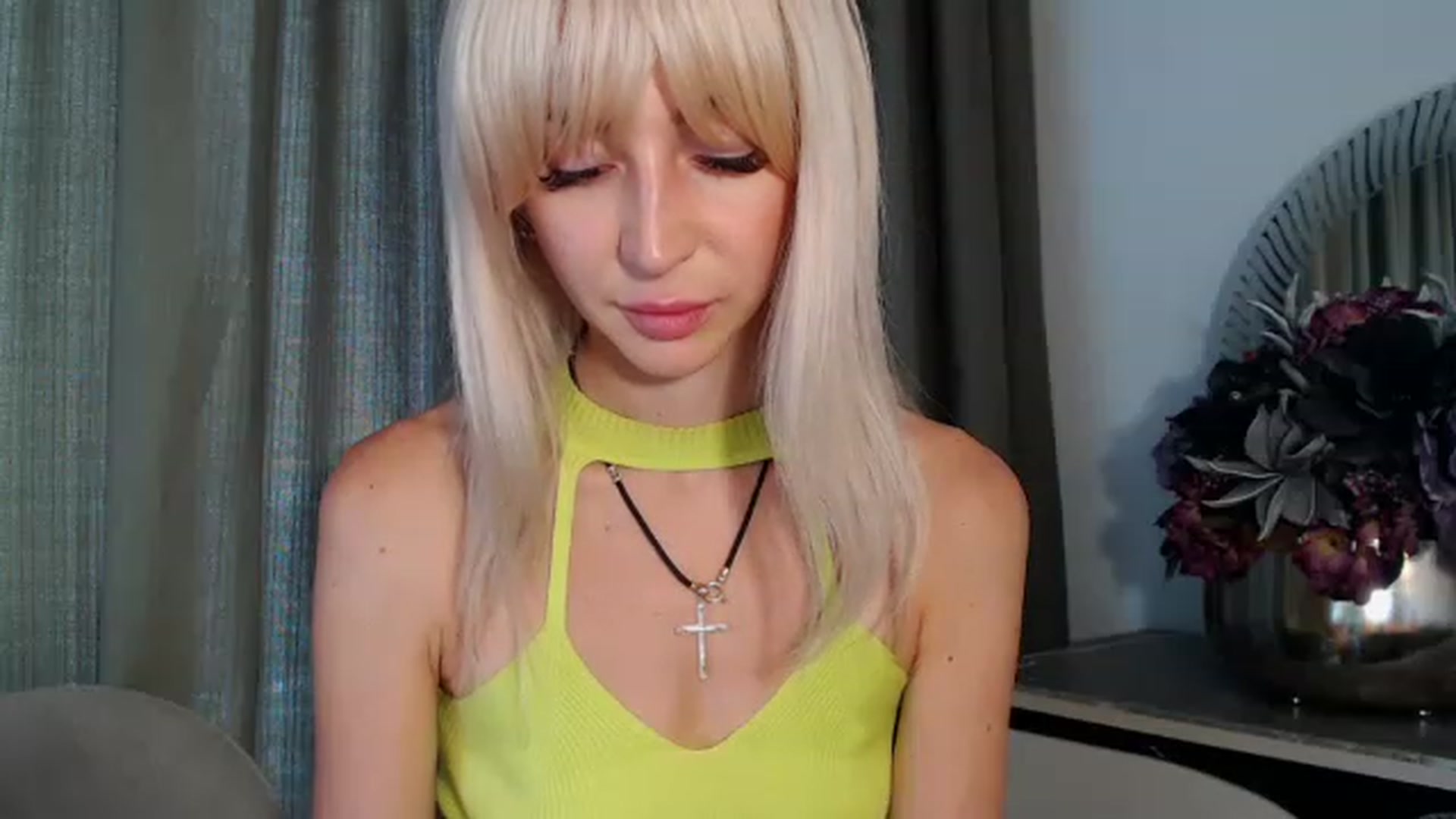 Gallery image thumbnail from Your_Eyes__'s myfreecams stream on, 06/22/2023, 13:57 image 14 of 20