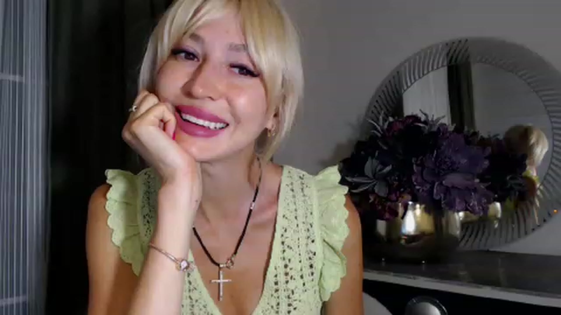Gallery image thumbnail from Your_Eyes__'s myfreecams stream on, 06/27/2023, 19:49 image 5 of 20