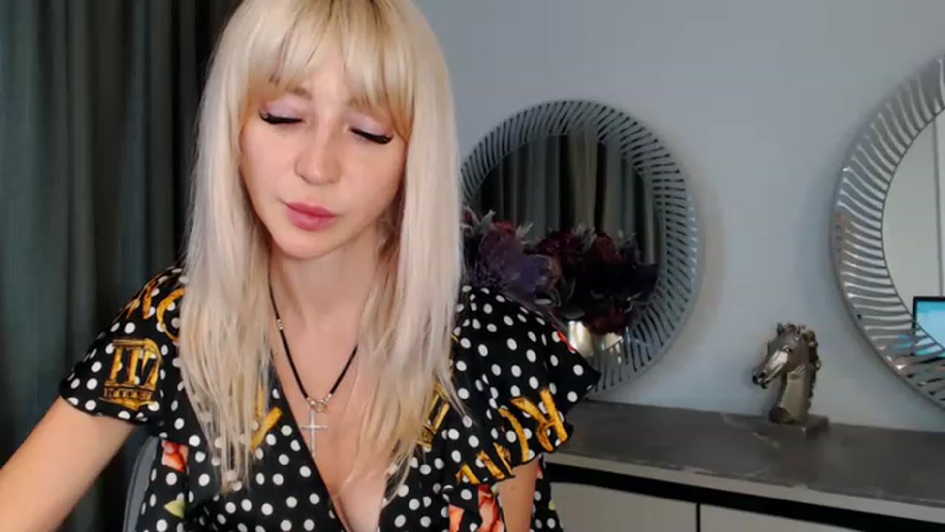 Gallery image thumbnail from Your_Eyes__'s myfreecams stream on, 06/28/2023, 16:24 image 15 of 20