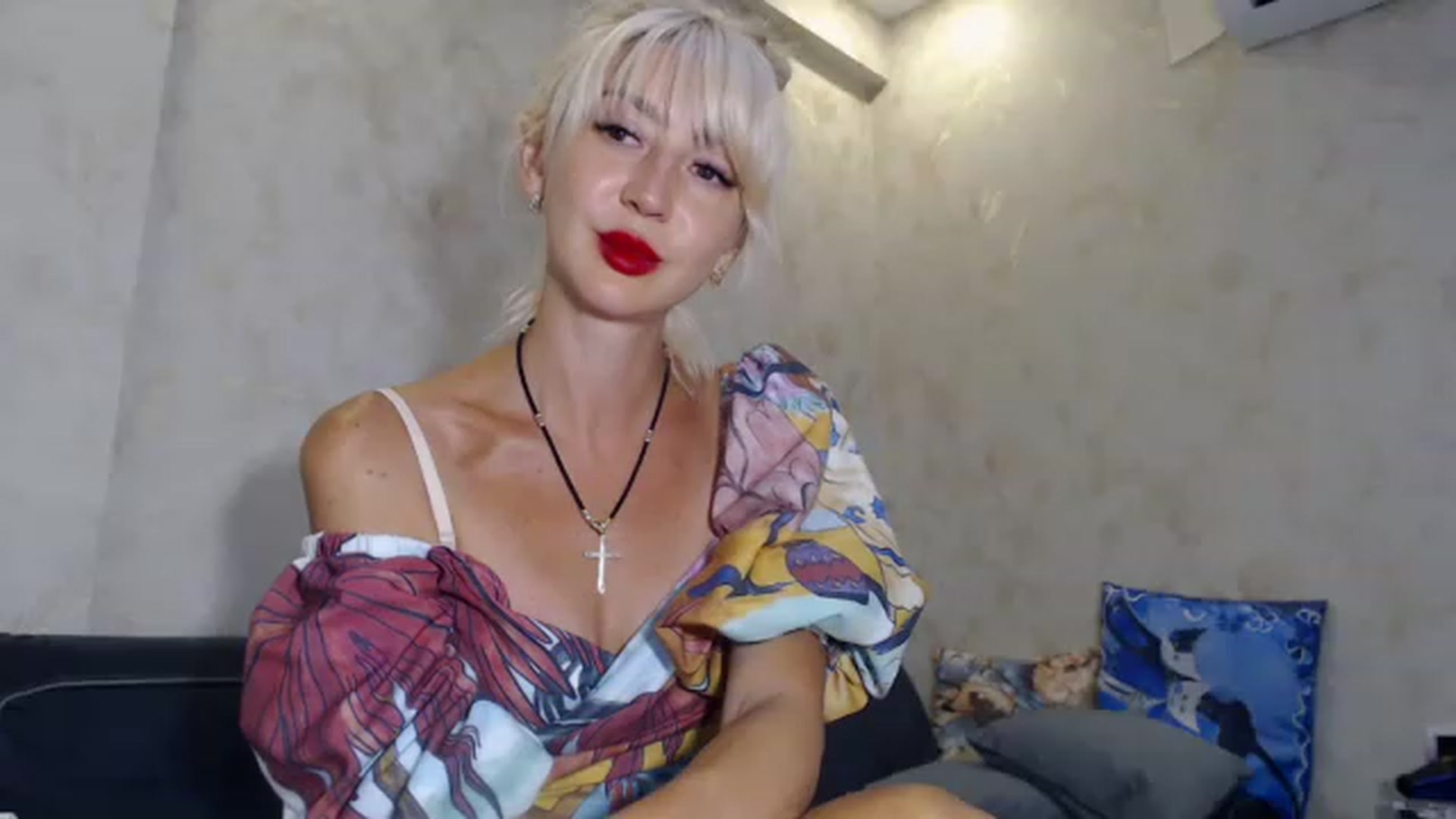 Gallery image thumbnail from Your_Eyes__'s myfreecams stream on, 07/24/2023, 19:38 image 11 of 20