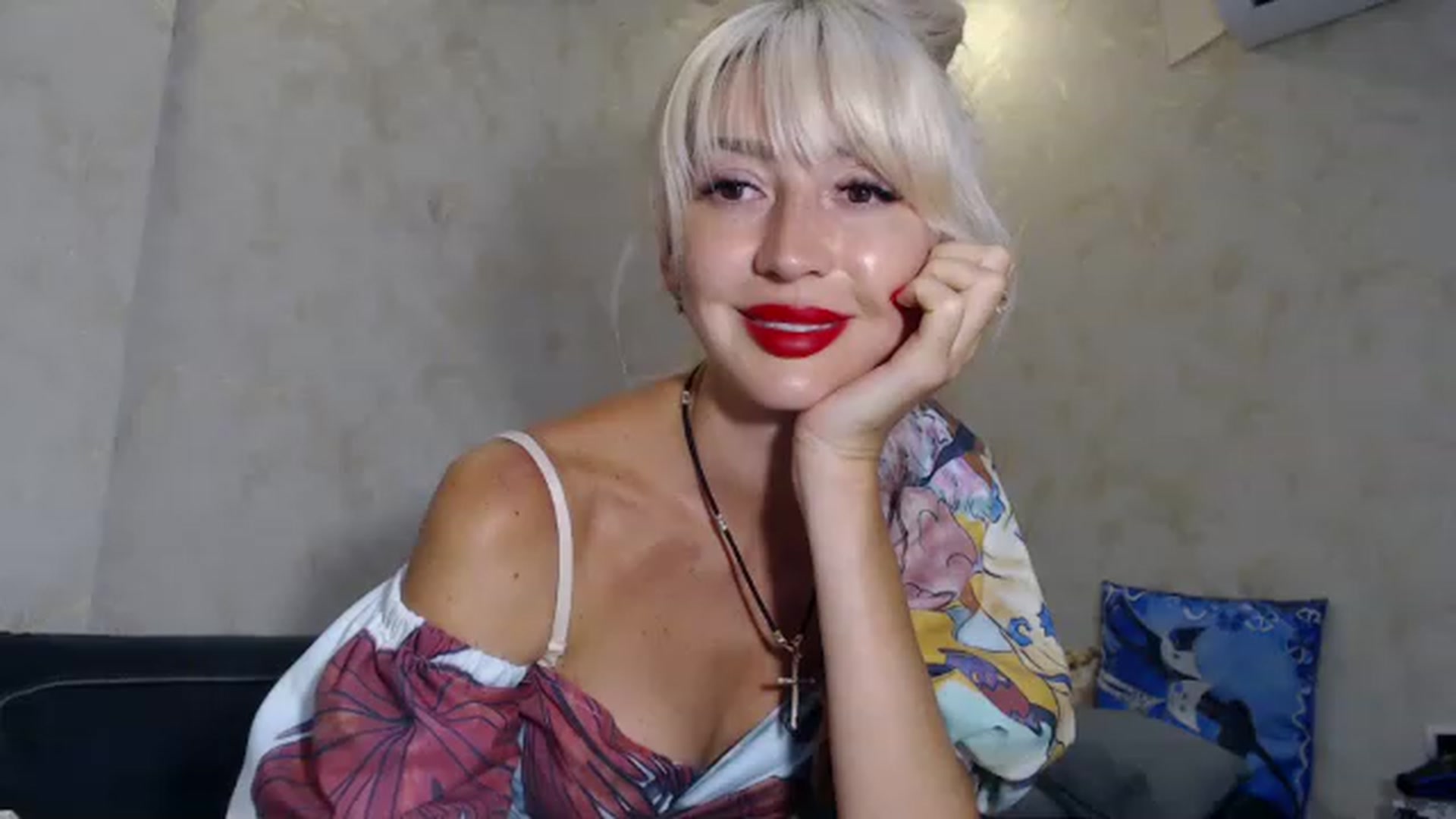 Gallery image thumbnail from Your_Eyes__'s myfreecams stream on, 07/24/2023, 19:38 image 10 of 20