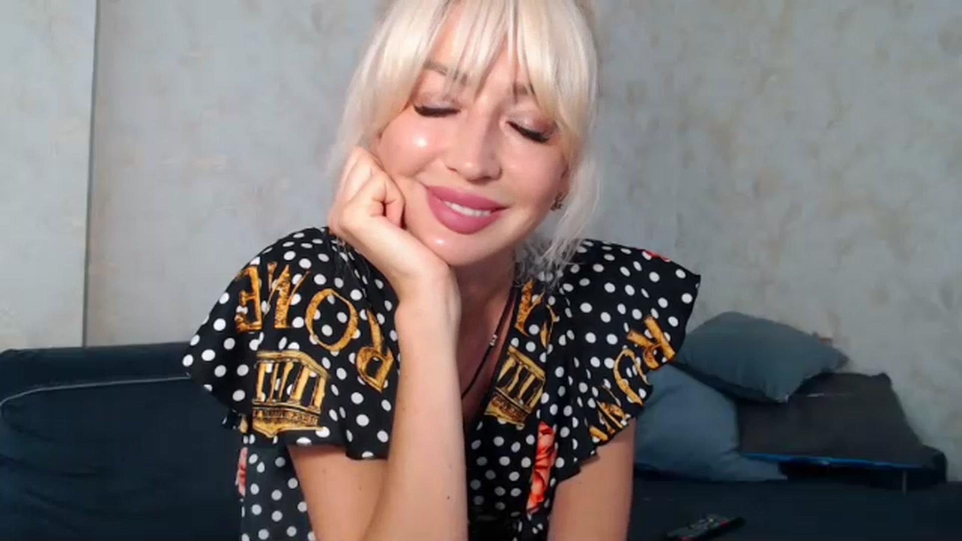 Gallery image thumbnail from Your_Eyes__'s myfreecams stream on, 07/25/2023, 09:17 image 16 of 20