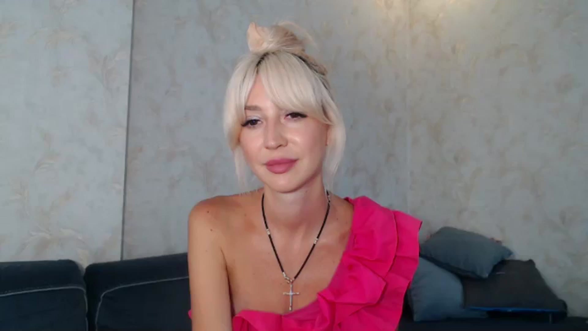 Gallery image thumbnail from Your_Eyes__'s myfreecams stream on, 07/26/2023, 13:48 image 11 of 20