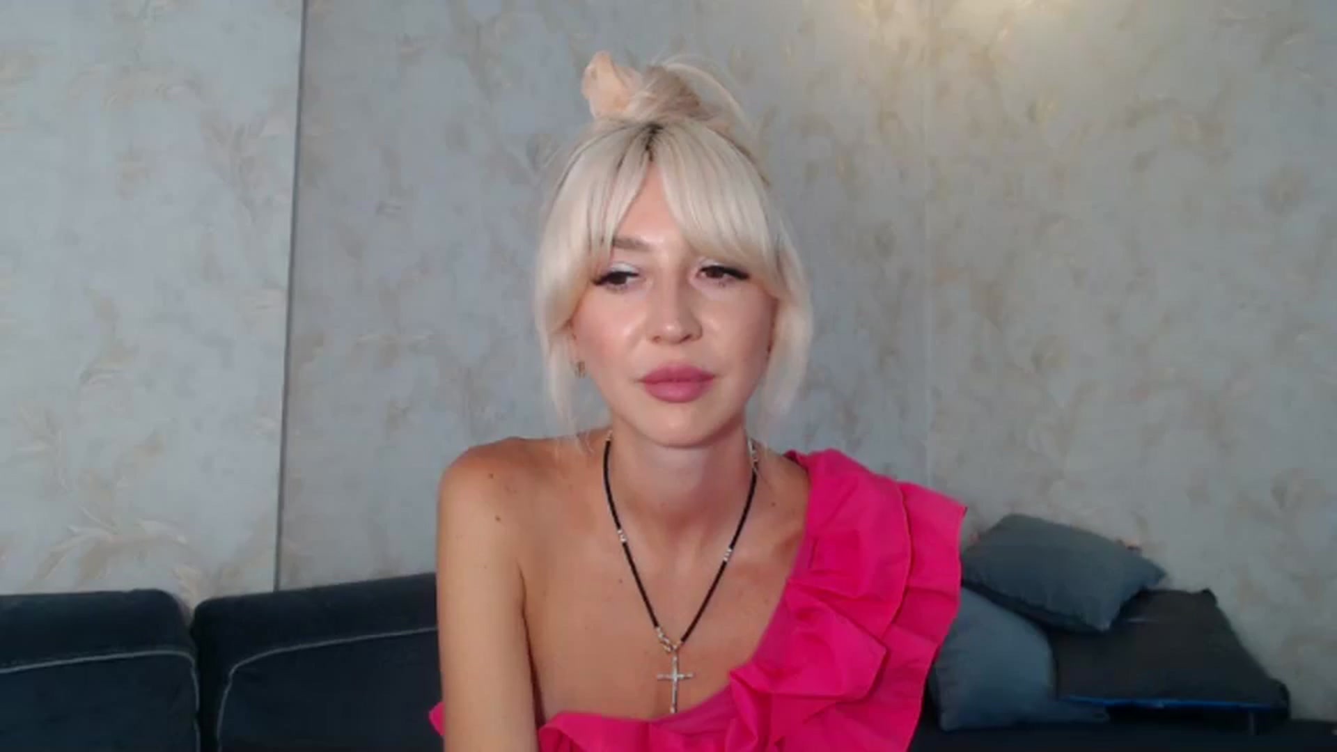 Gallery image thumbnail from Your_Eyes__'s myfreecams stream on, 07/26/2023, 13:48 image 12 of 20