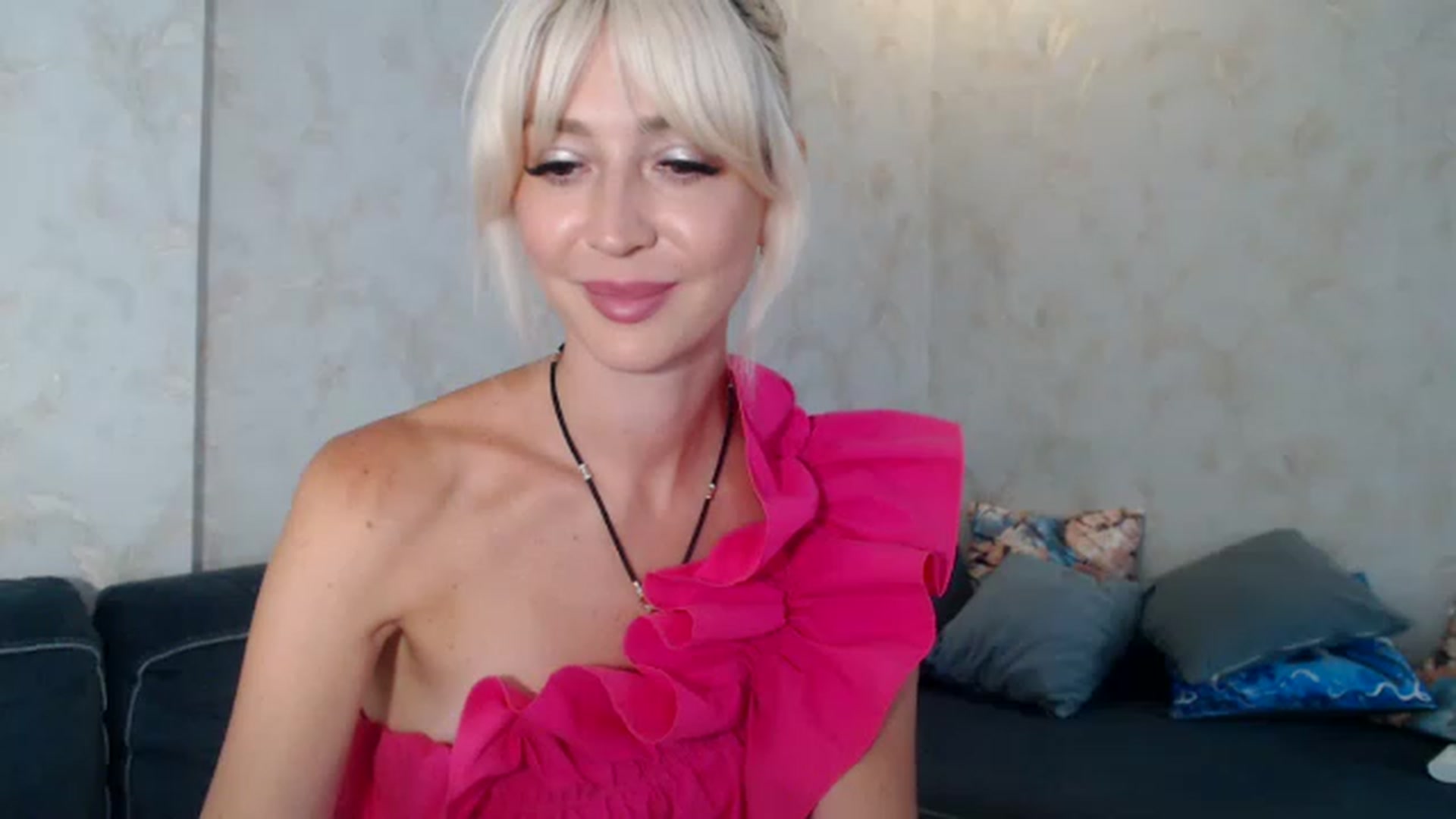 Gallery image thumbnail from Your_Eyes__'s myfreecams stream on, 07/26/2023, 15:54 image 16 of 20
