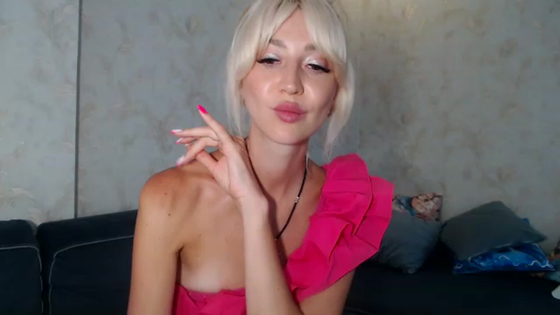 Gallery image thumbnail from Your_Eyes__'s myfreecams stream on, 07/26/2023, 15:54 image 8 of 20