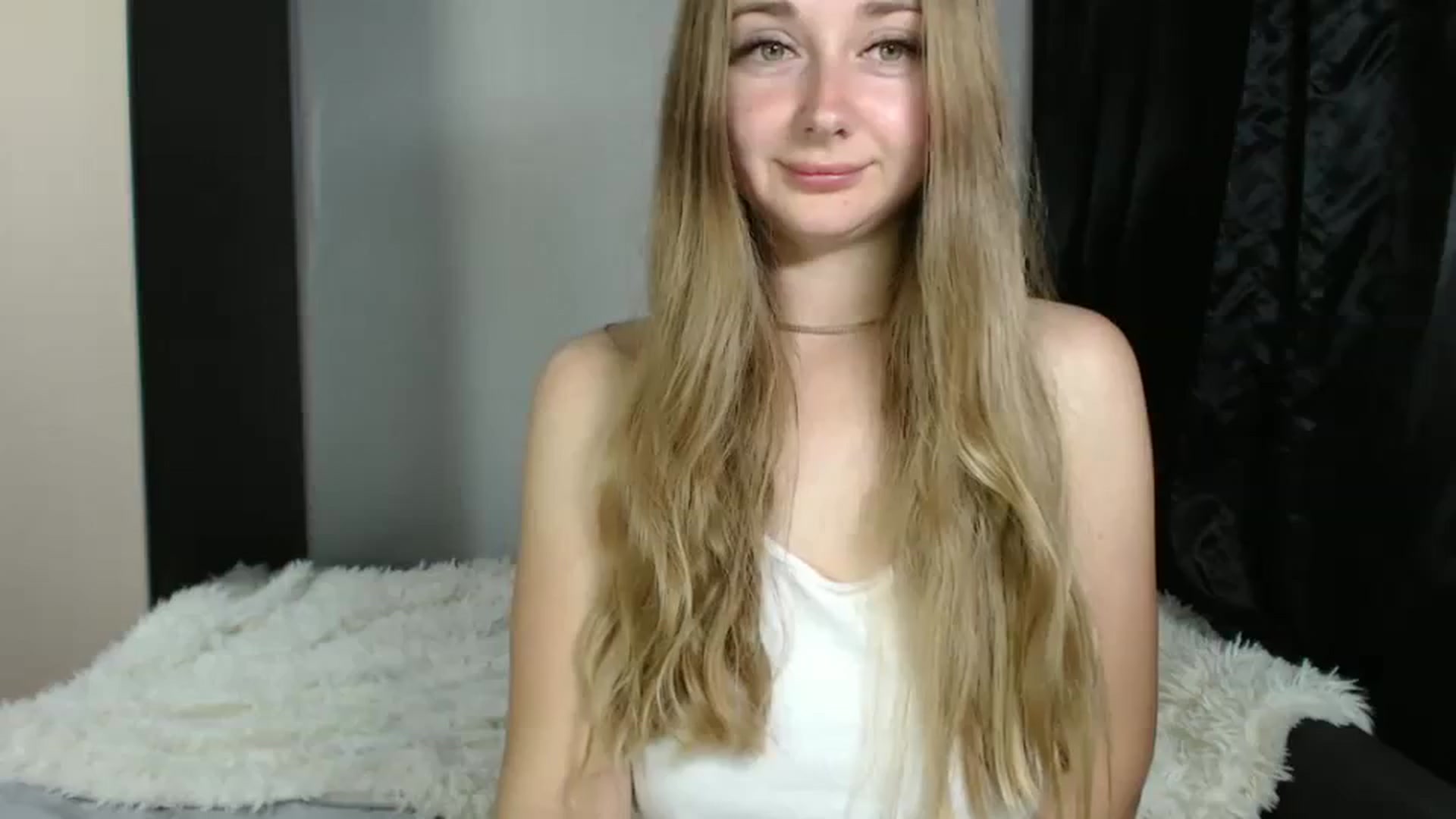 Gallery image thumbnail from Your_Hot_Lisa's myfreecams stream on, 09/18/2023, 20:22 image 1 of 20