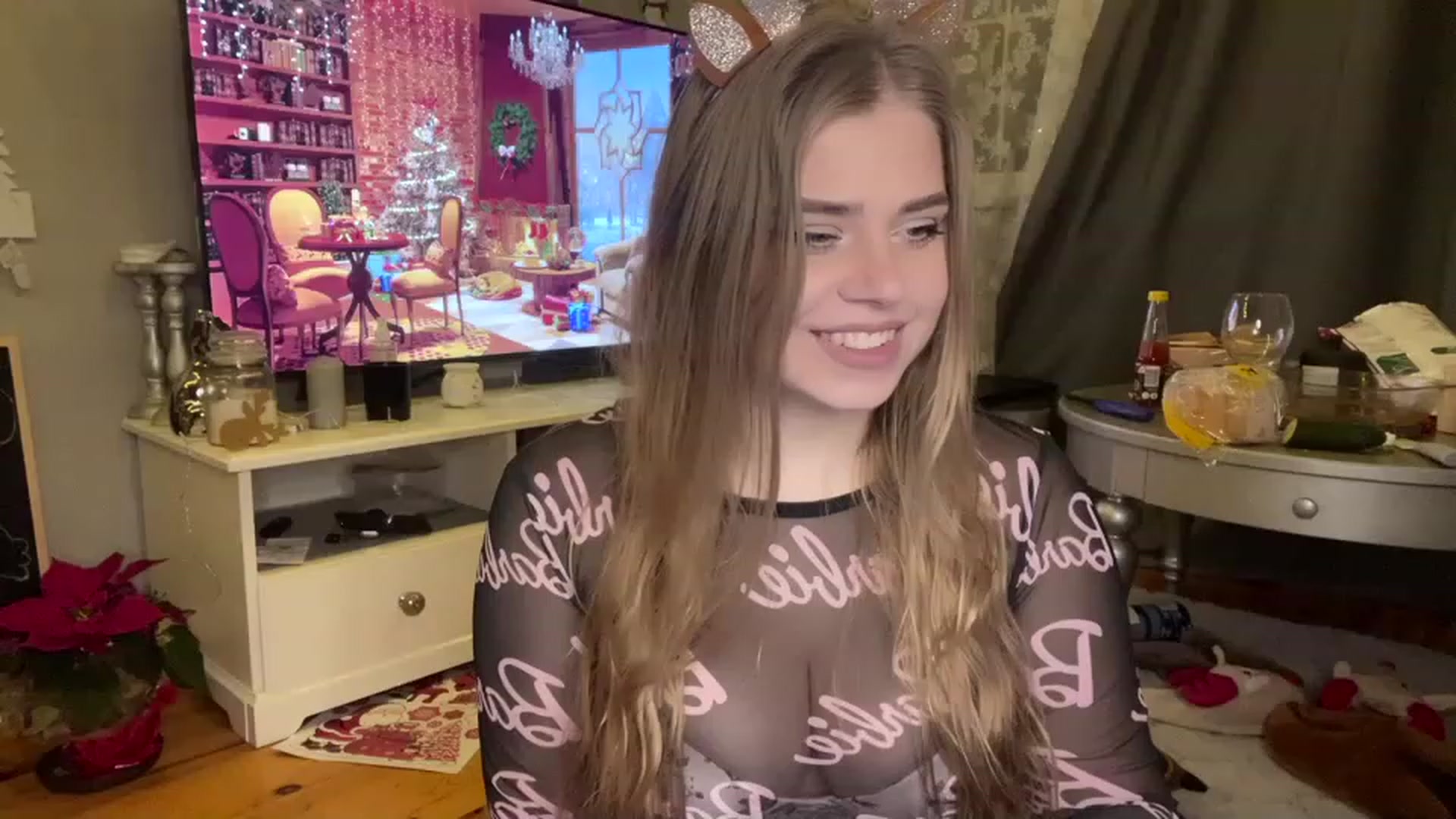 Gallery image thumbnail from Your_Meow's myfreecams stream on, 12/23/2022, 16:30 image 7 of 20