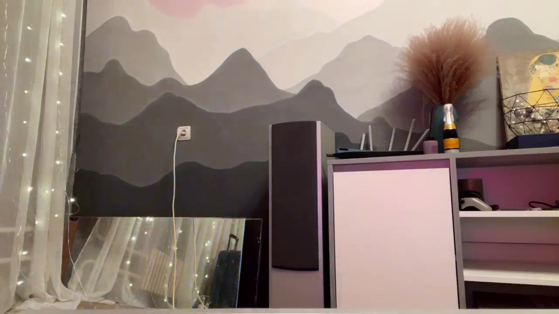 Gallery image thumbnail from Your_Meow's myfreecams stream on, 02/17/2024, 20:24 image 6 of 20