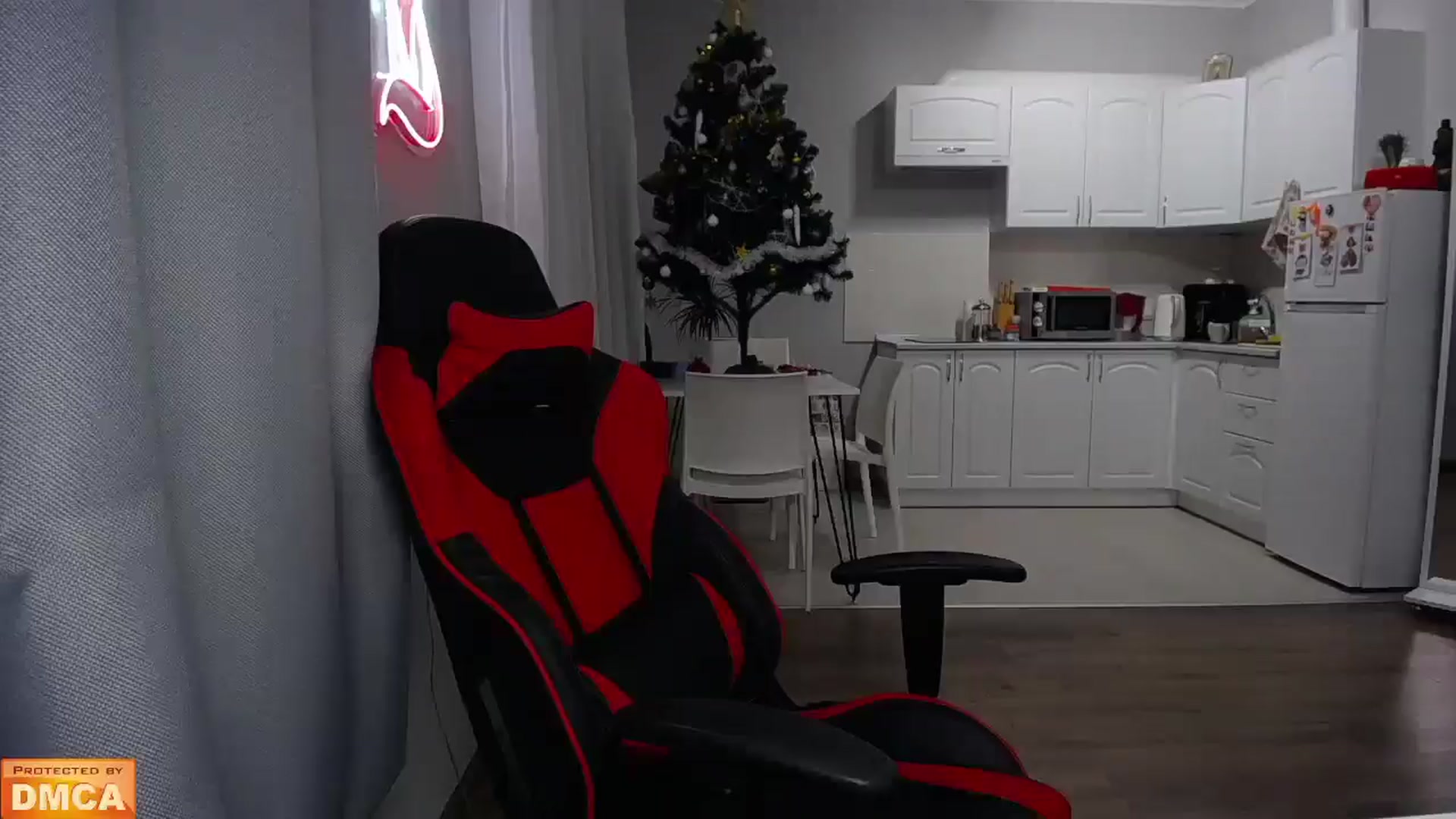 Gallery image thumbnail from Your_Red_Foxy's myfreecams stream on, 12/22/2024, 19:02 image 2 of 20