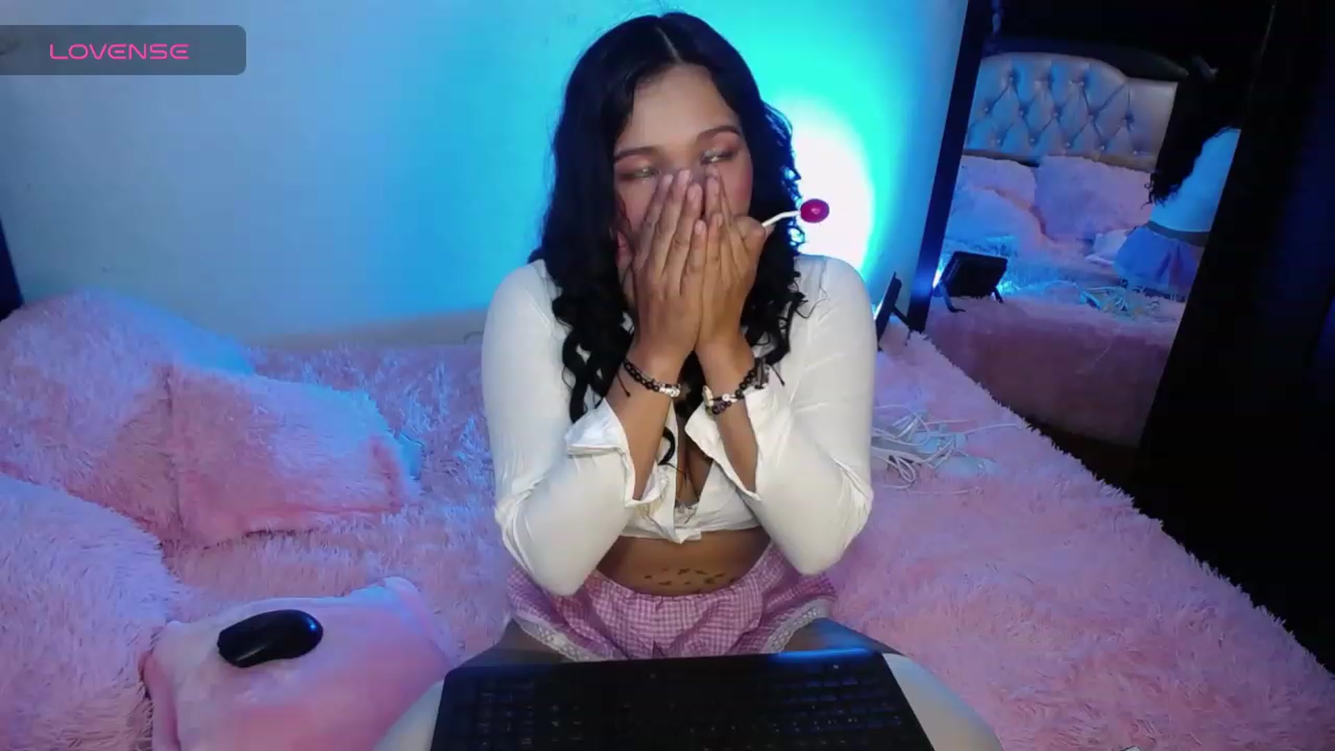 Gallery image thumbnail from Your_baby333's myfreecams stream on, 01/11/2024, 15:40 image 4 of 20