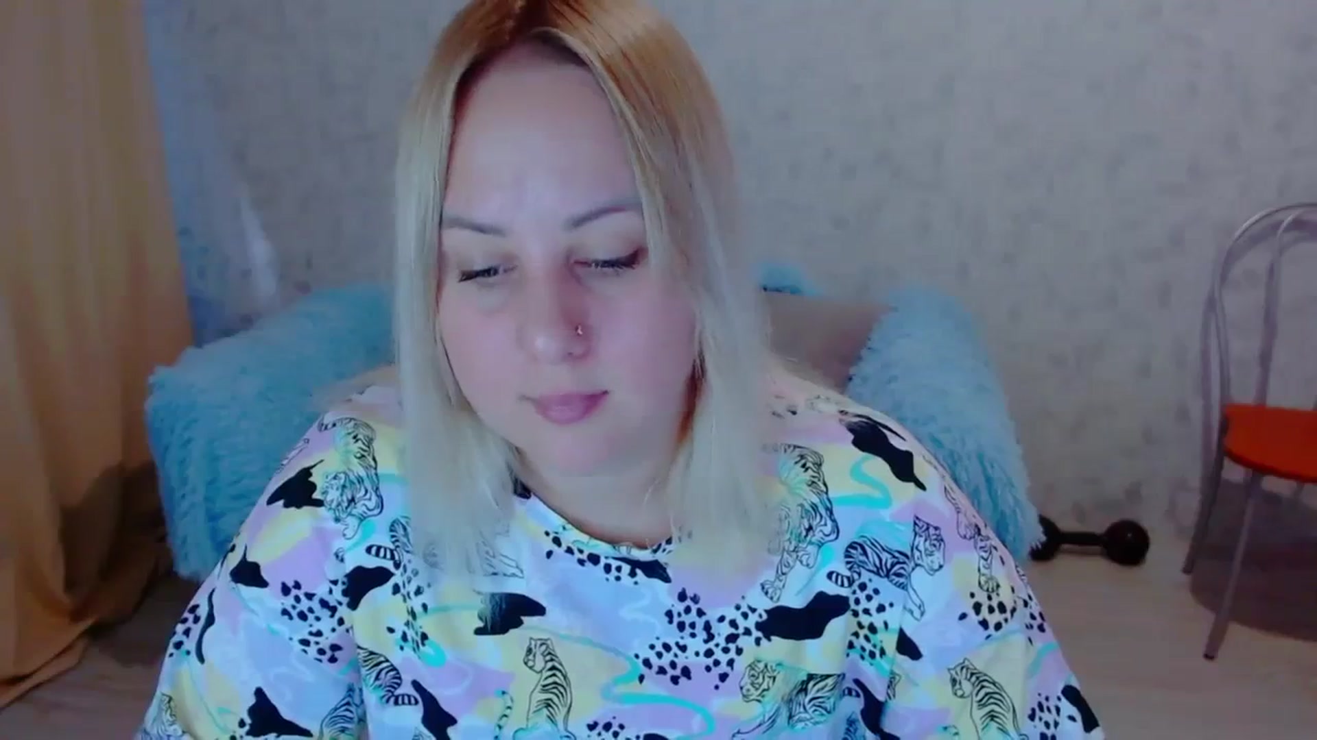 Gallery image thumbnail from Your_heart00's myfreecams stream on, 09/17/2023, 11:57 image 10 of 20