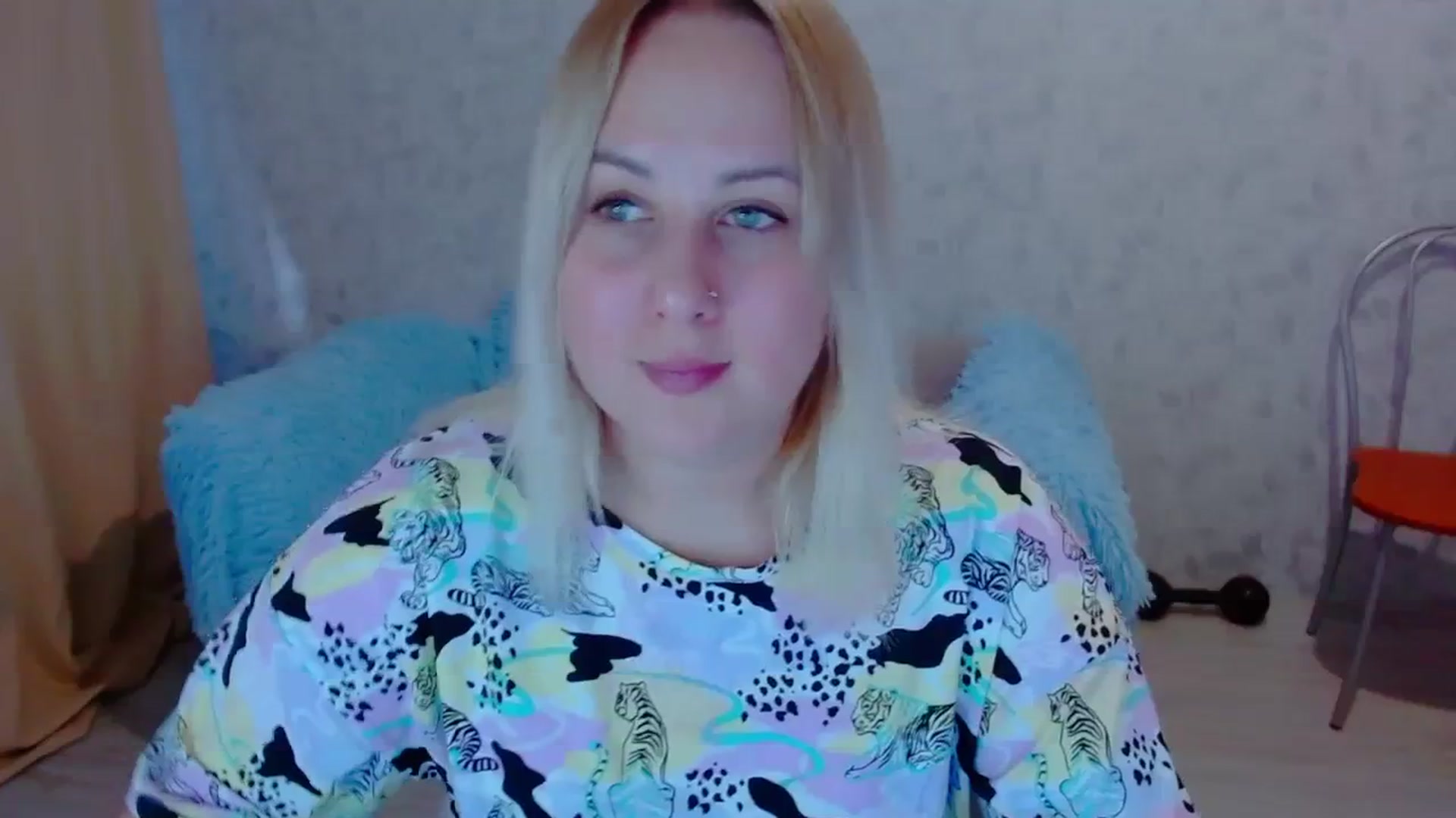 Gallery image thumbnail from Your_heart00's myfreecams stream on, 09/17/2023, 11:57 image 4 of 20