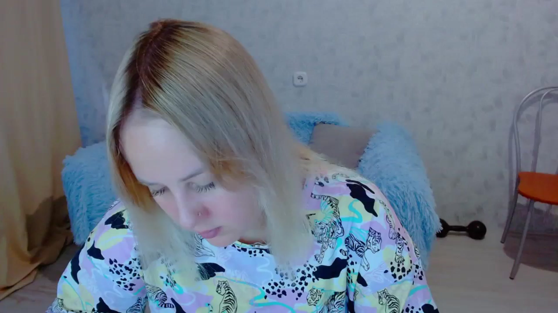 Gallery image thumbnail from Your_heart00's myfreecams stream on, 09/17/2023, 11:57 image 1 of 20