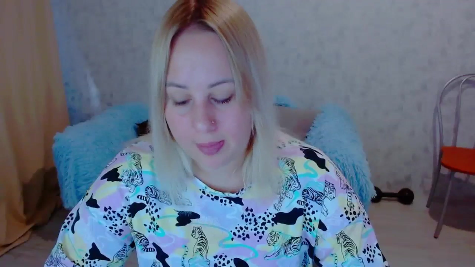 Gallery image thumbnail from Your_heart00's myfreecams stream on, 09/17/2023, 11:57 image 11 of 20