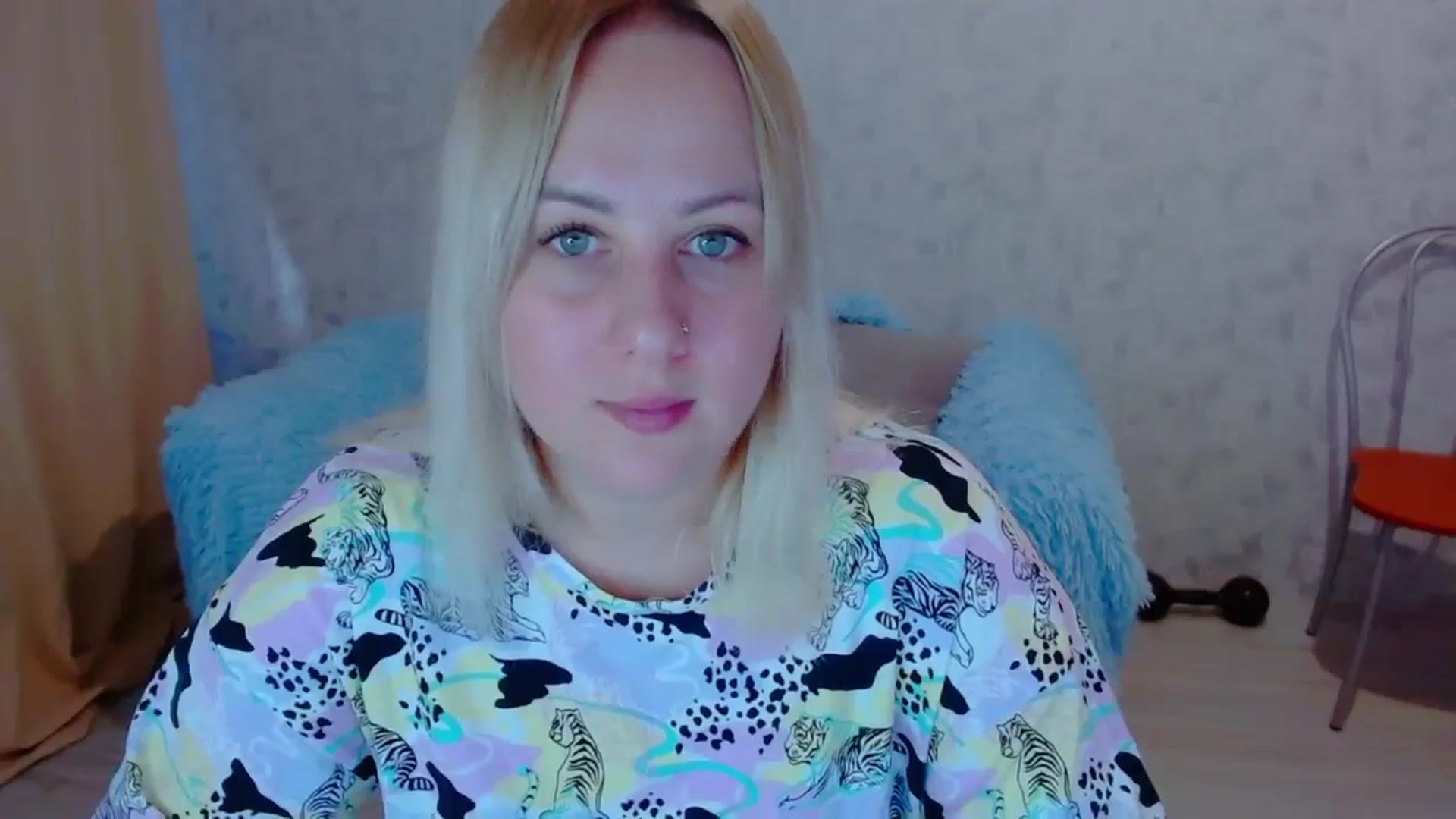 Gallery image thumbnail from Your_heart00's myfreecams stream on, 09/17/2023, 11:57 image 5 of 20