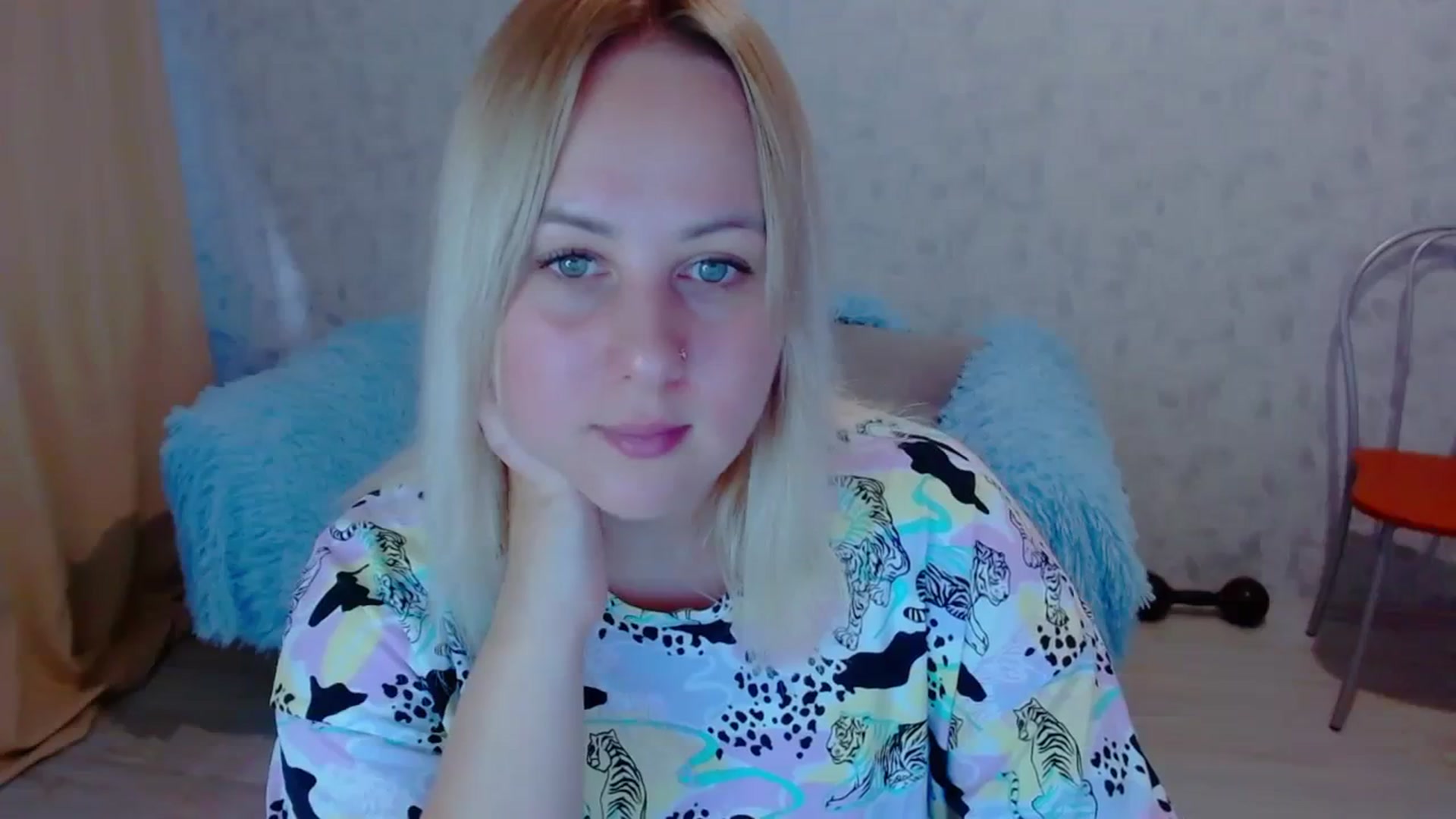Gallery image thumbnail from Your_heart00's myfreecams stream on, 09/17/2023, 11:57 image 3 of 20