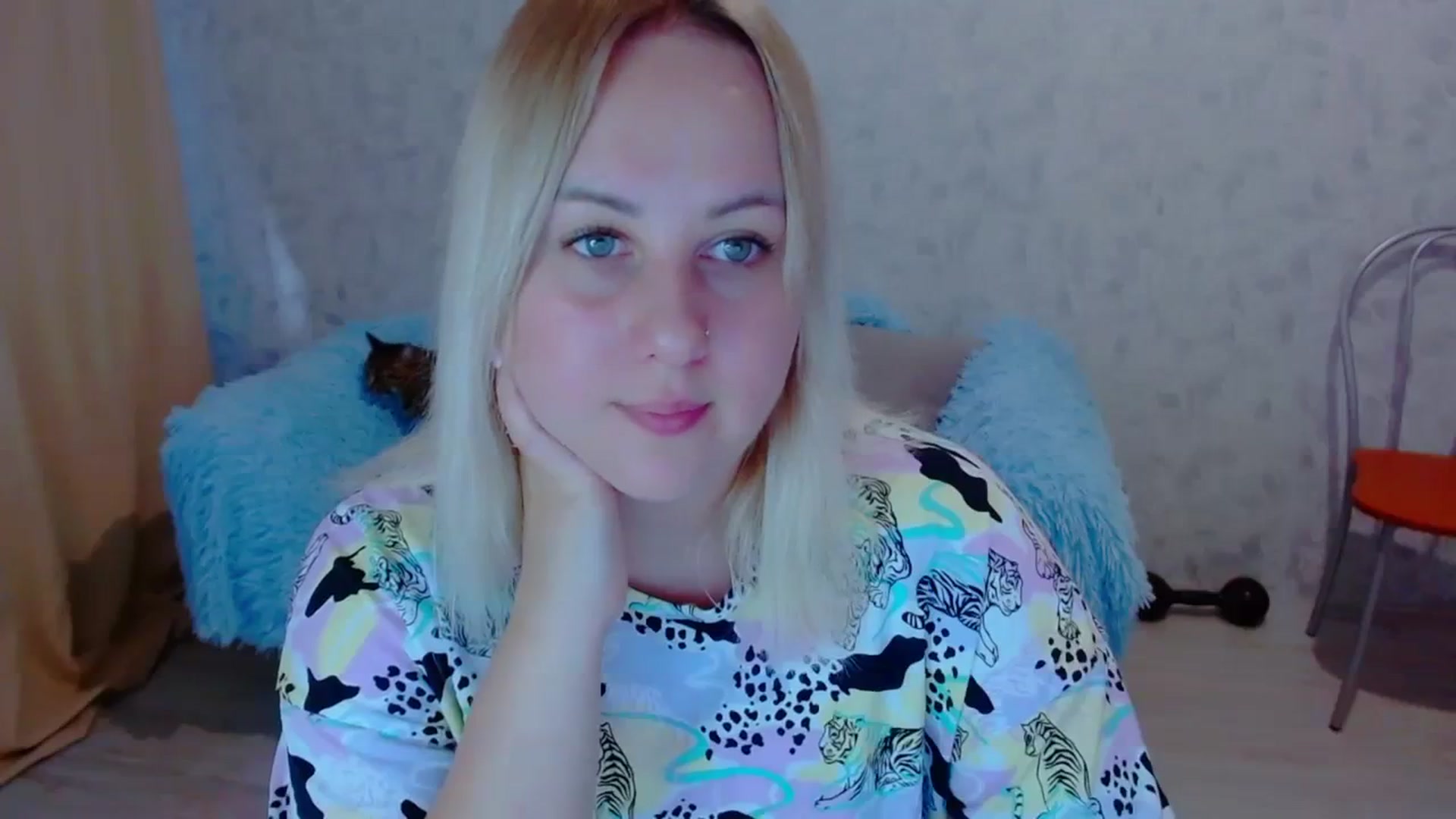 Gallery image thumbnail from Your_heart00's myfreecams stream on, 09/17/2023, 11:57 image 8 of 20